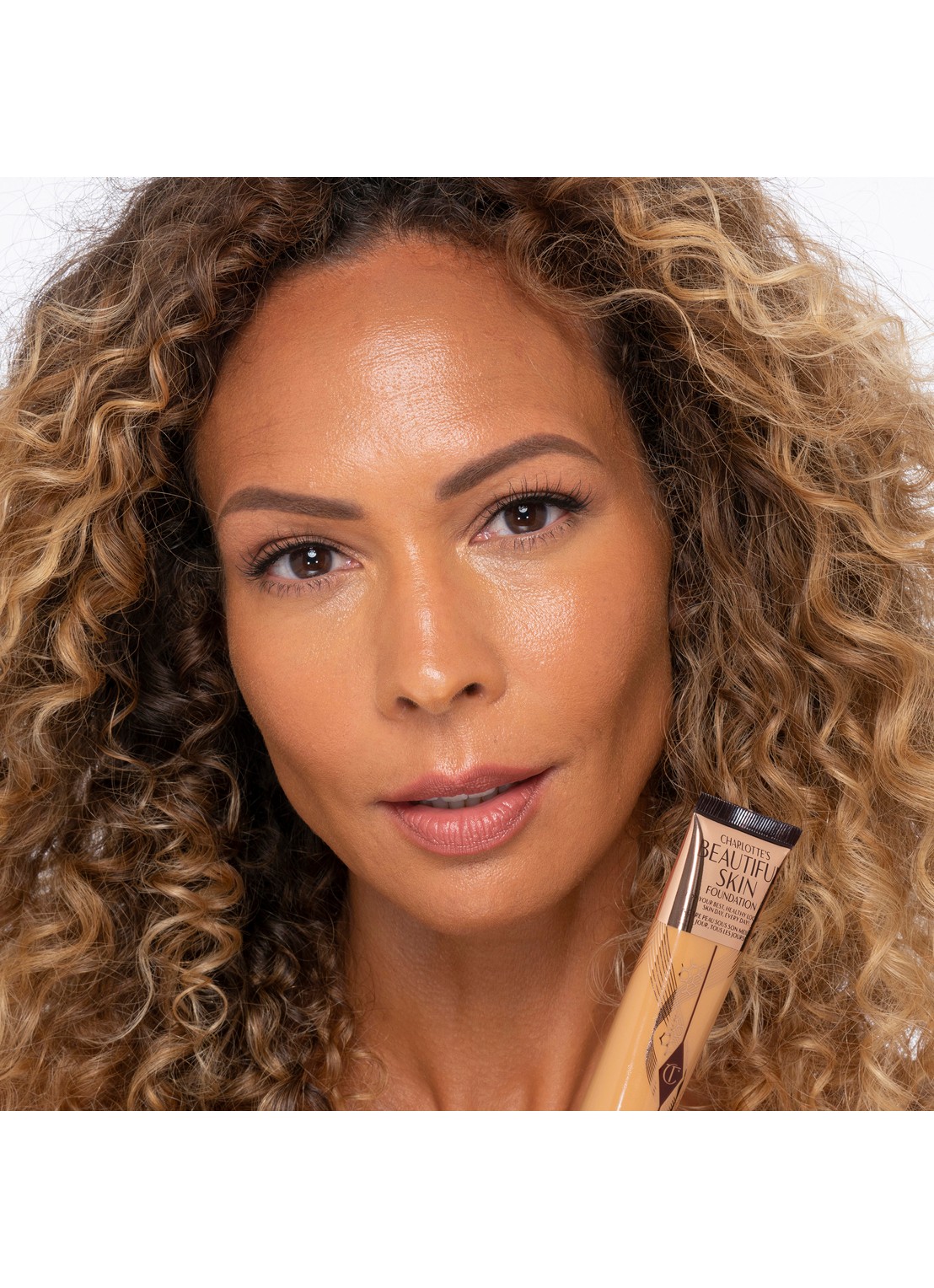 Charlotte Tilbury Beautiful Skin Foundation - vloeibare foundation - achterkant 6 neutral_10