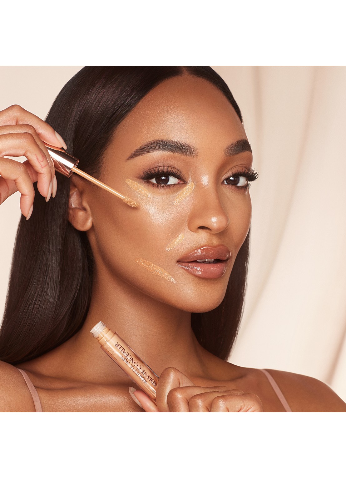 Charlotte Tilbury Beautiful Skin Radiant Concealer - vloeibare concealer - detail 5 11.5 deep