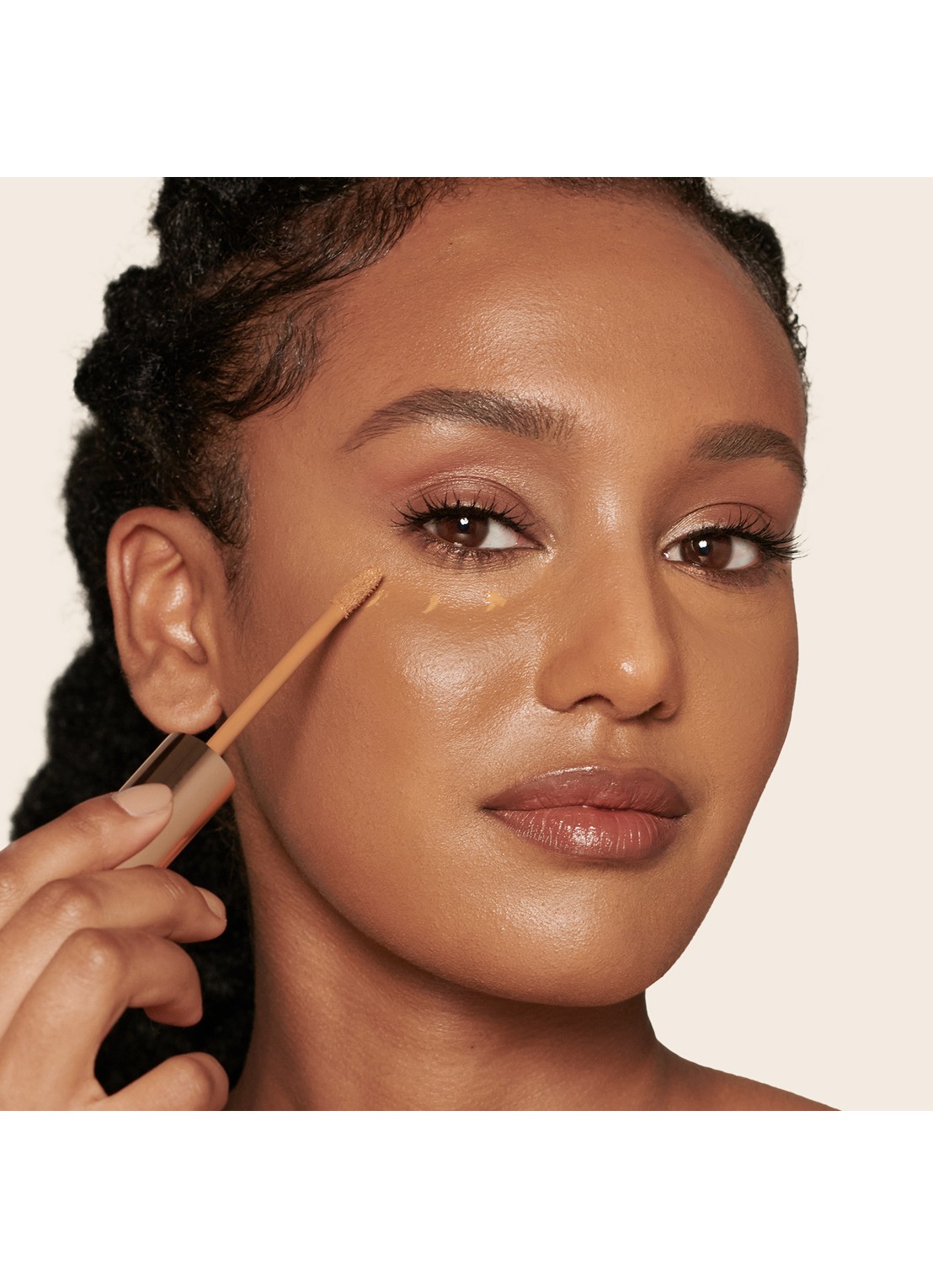 Charlotte Tilbury Beautiful Skin Radiant Concealer - vloeibare concealer - detail 6 13 deep