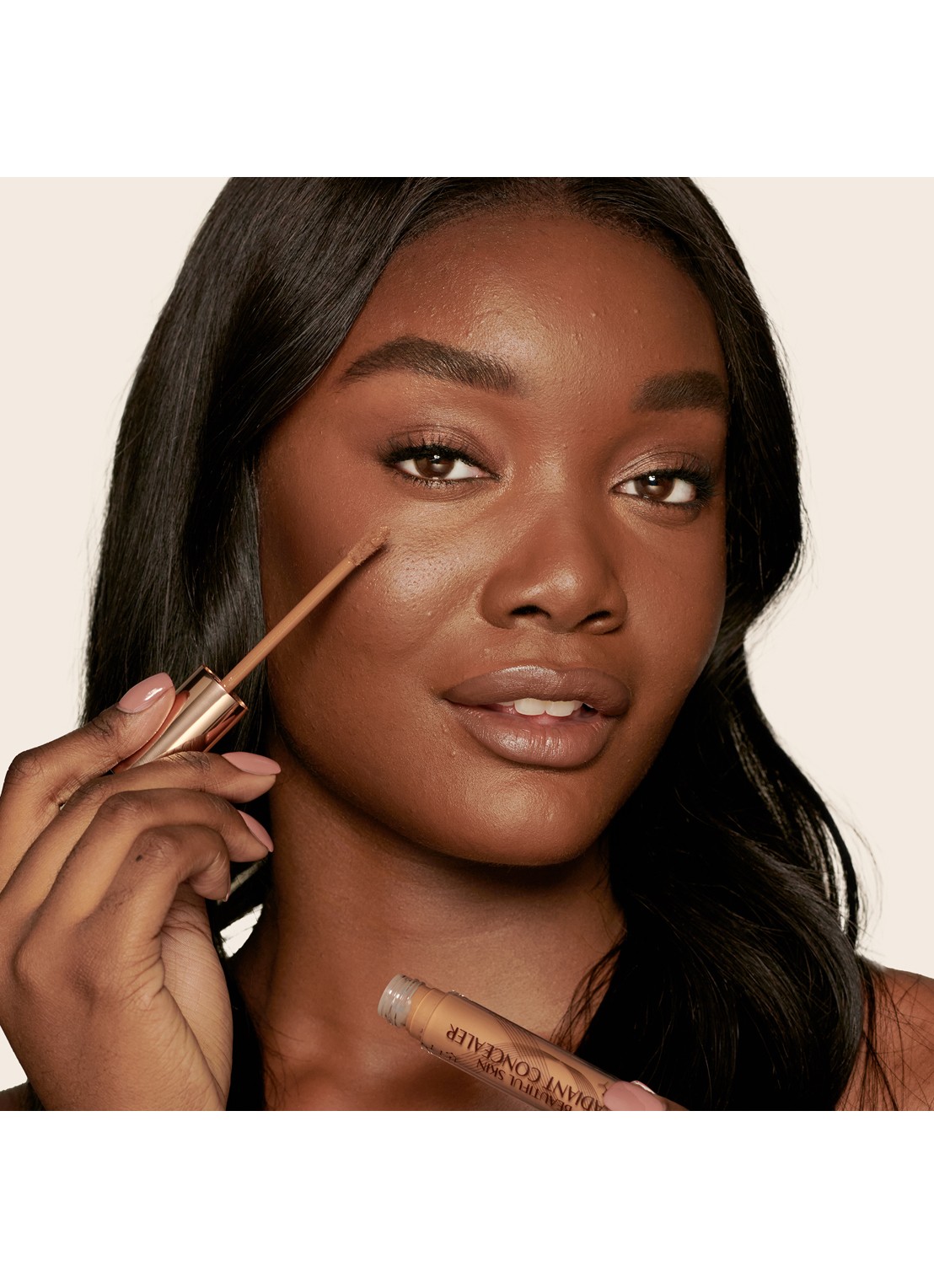 Charlotte Tilbury Beautiful Skin Radiant Concealer - vloeibare concealer - detail 6 15 deep
