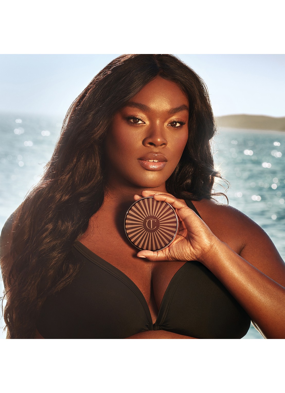 Charlotte Tilbury Beautiful Skin Sun-Kissed Glow Bronzer - detail 3 deep