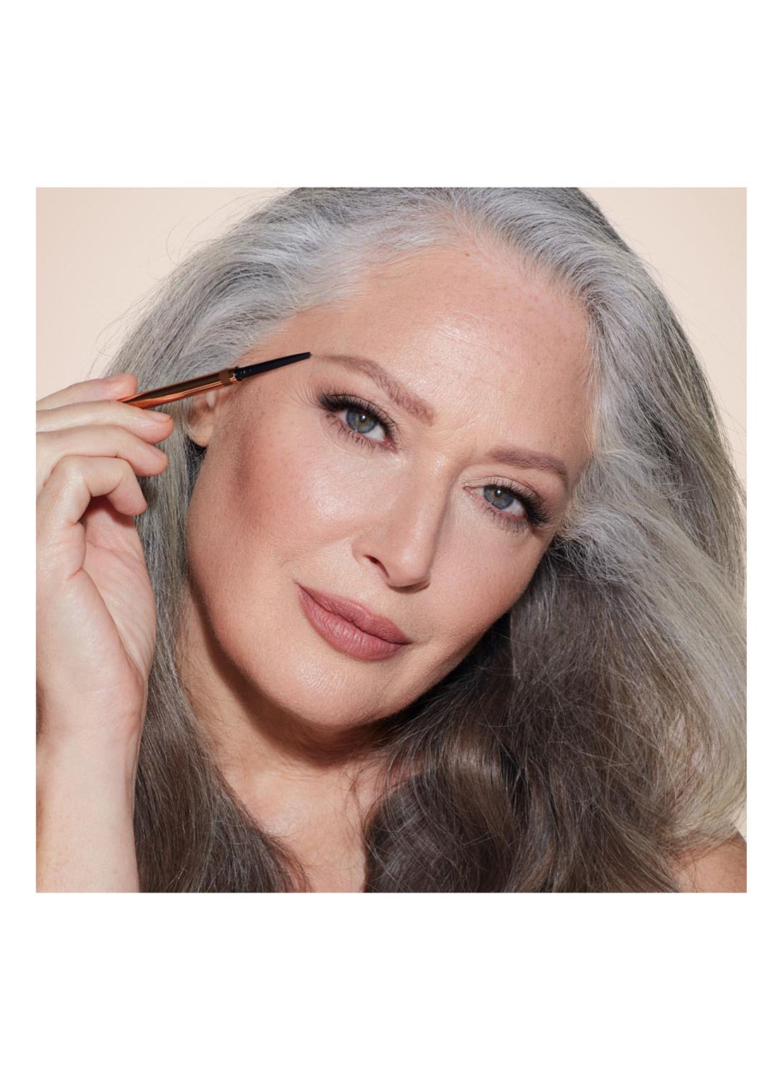 Charlotte Tilbury Brow Pencil Refill Cheat - wenkbrauwpotlood navulling - detail 2 taupe
