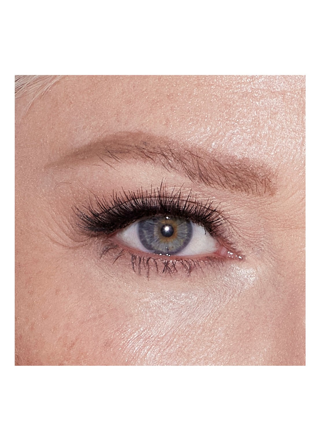Charlotte Tilbury Brow Pencil Refill Lift - wenkbrauwpotlood navulling - detail 4 taupe