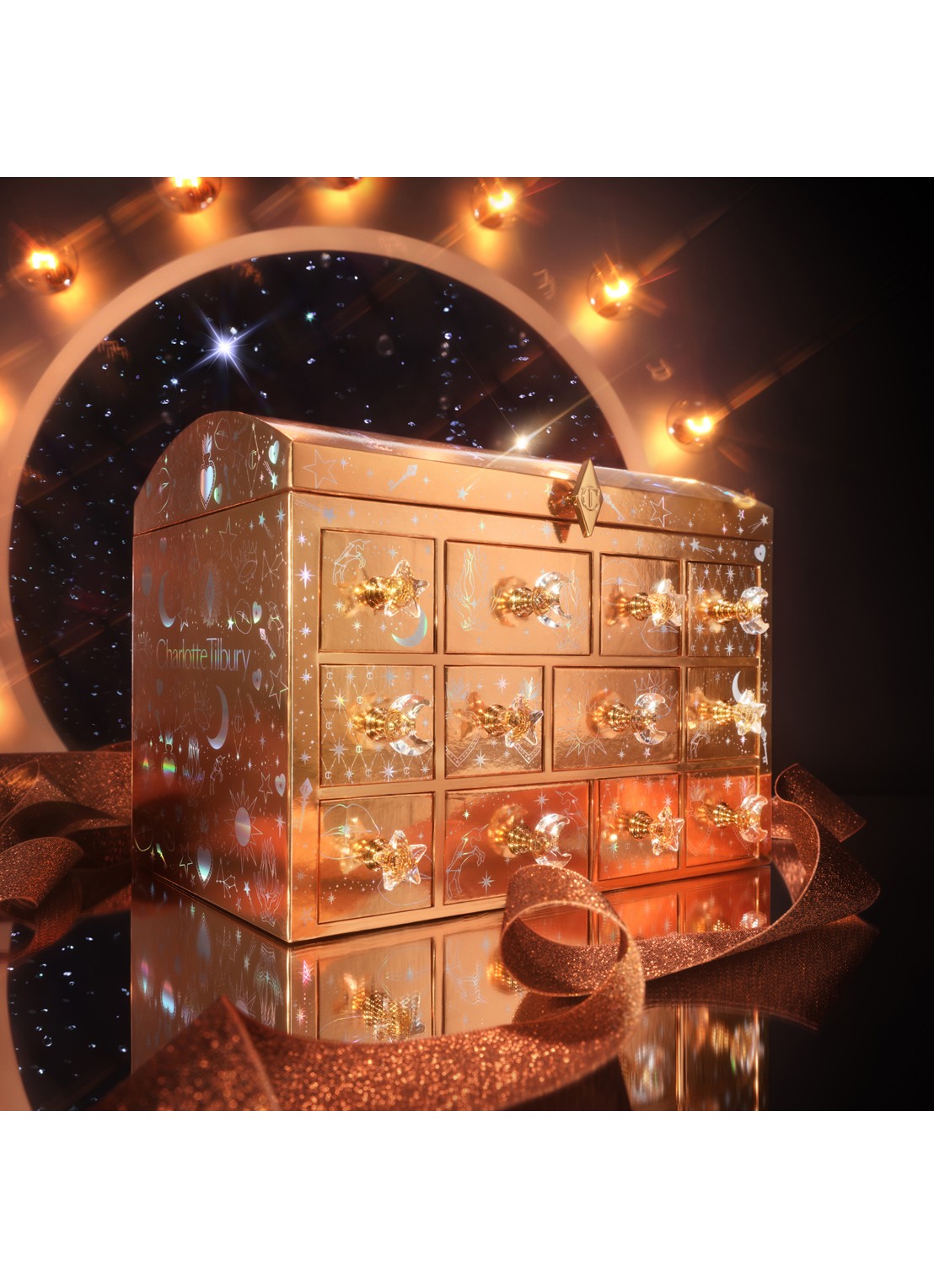 Charlotte Tilbury Charlotte's Beauty Treasure Chest - adventskalender t.w.v. €326 - voorkant 4 undefined