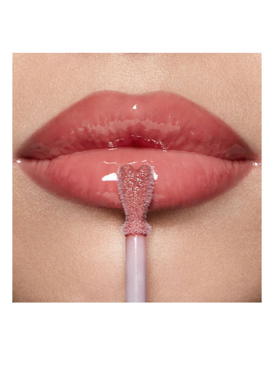 Charlotte Tilbury Collagen Lip Bath - lipgloss - detail 4 pillow talk medium