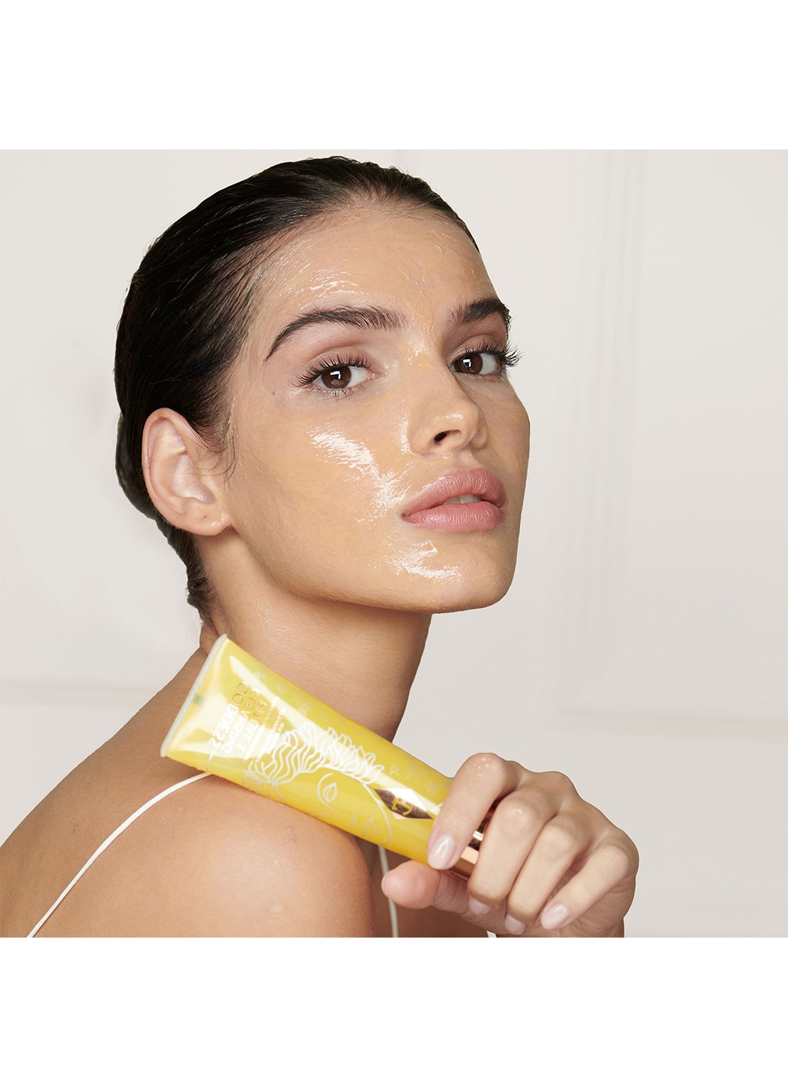 Charlotte Tilbury Goddess Cleansing Ritual - dual cleanser set - detail 2 undefined