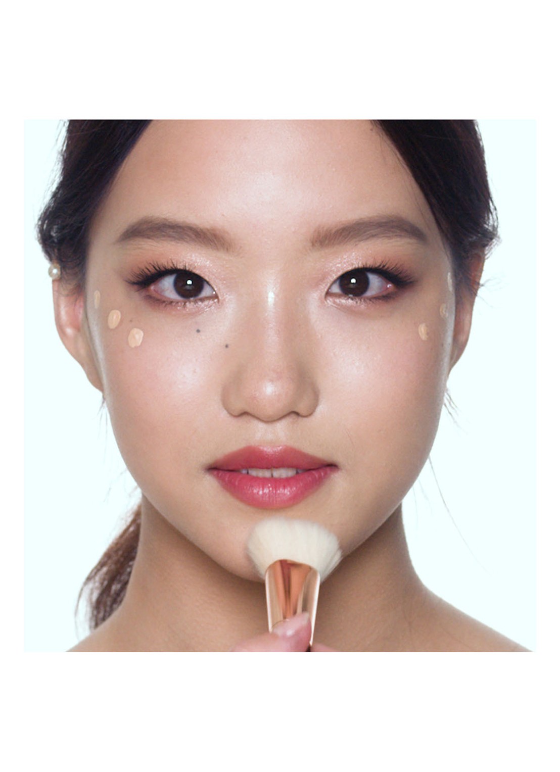 Charlotte Tilbury Hollywood Flawless Filter - primer, highlighter & corrector  - detail 5 2 fair