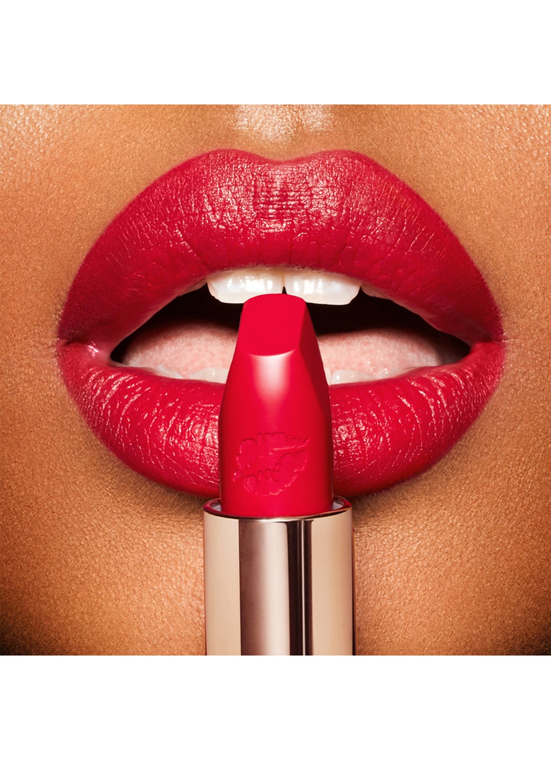 Charlotte Tilbury Hot Lips 2 - lipstick - detail 5 patsy red