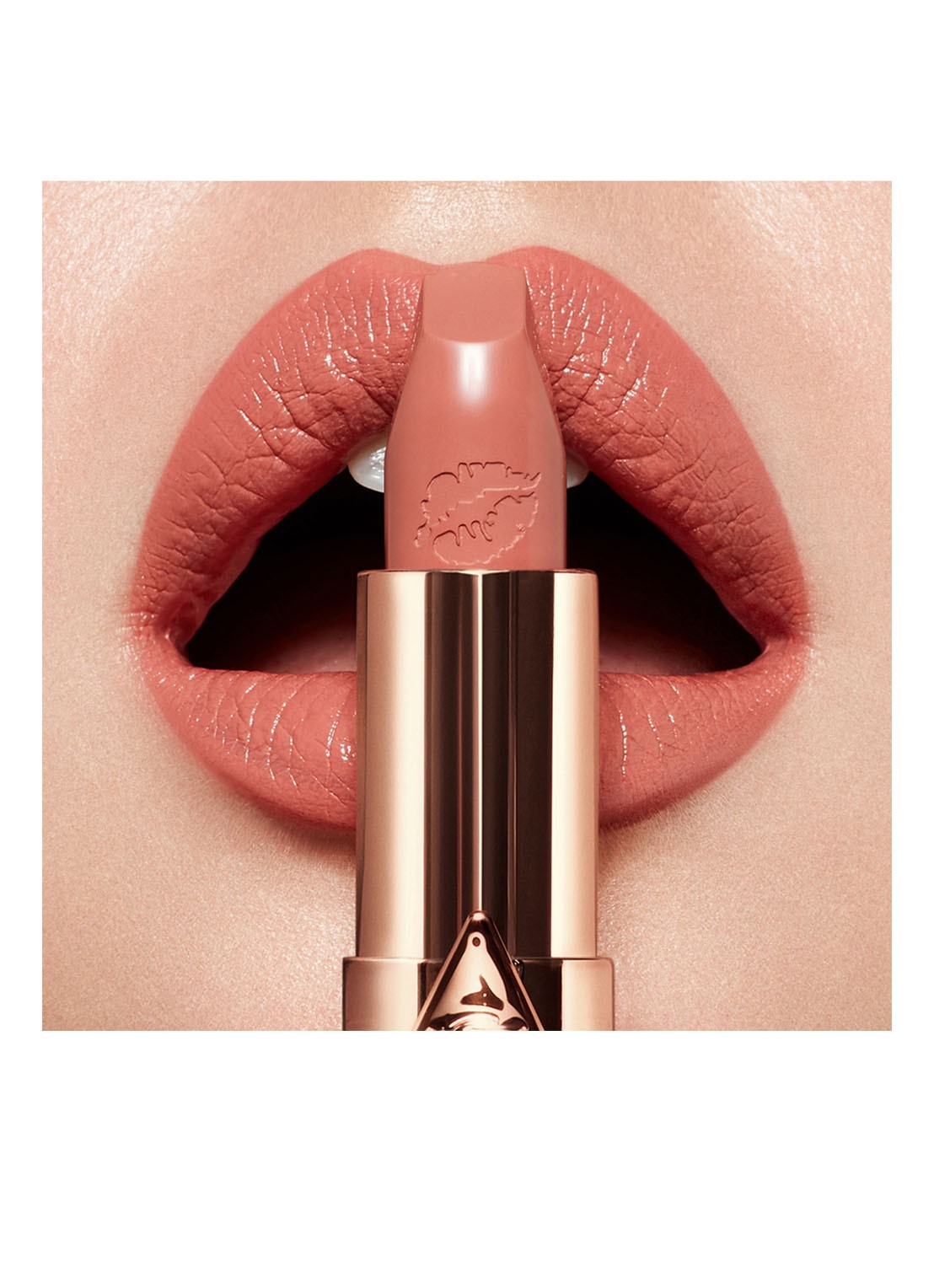 Charlotte Tilbury Hot Lips 2 - lipstick - detail 5 jk magic