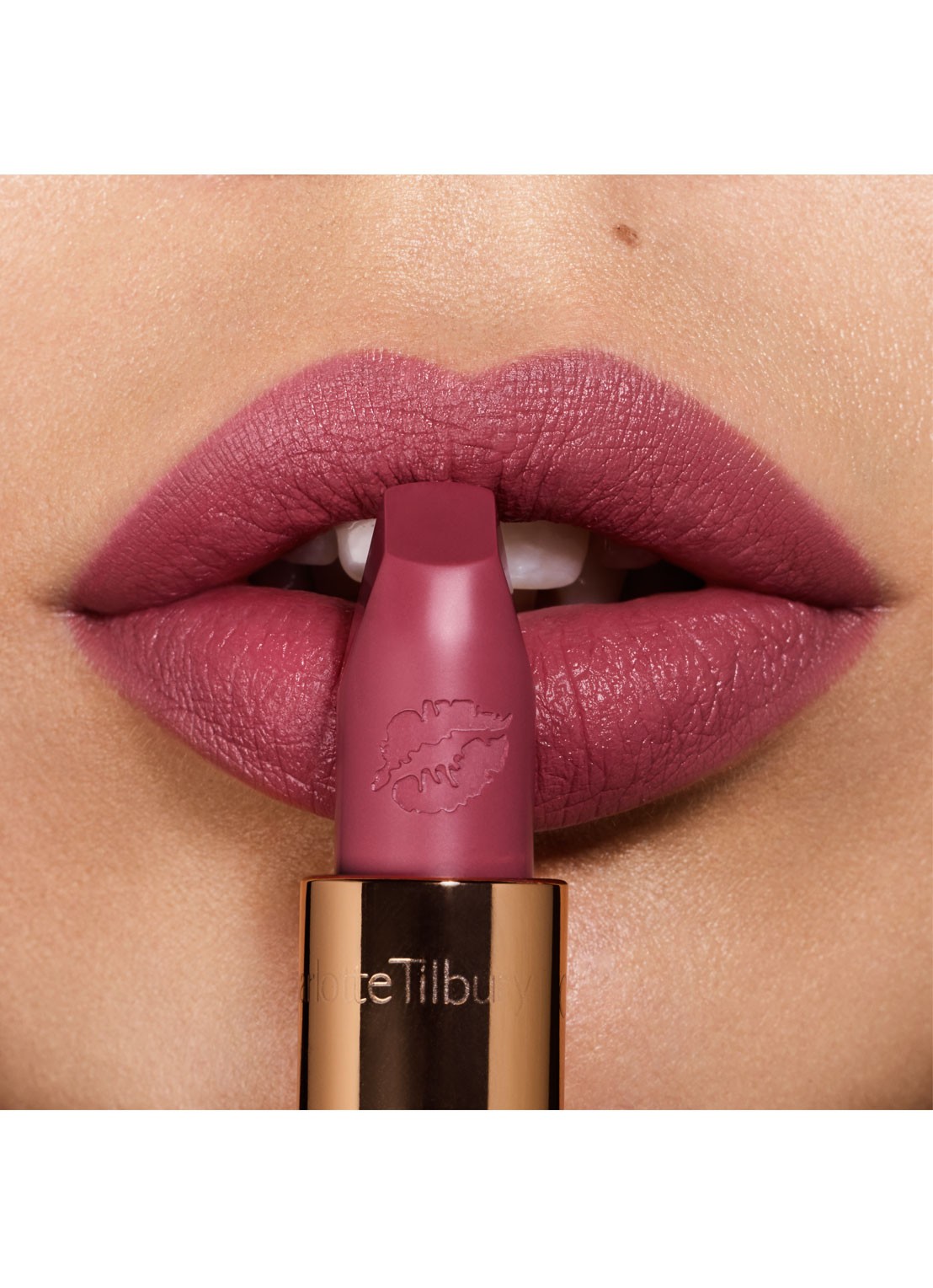 Charlotte Tilbury Hot Lips lipstick - detail 2 salma's secret pink