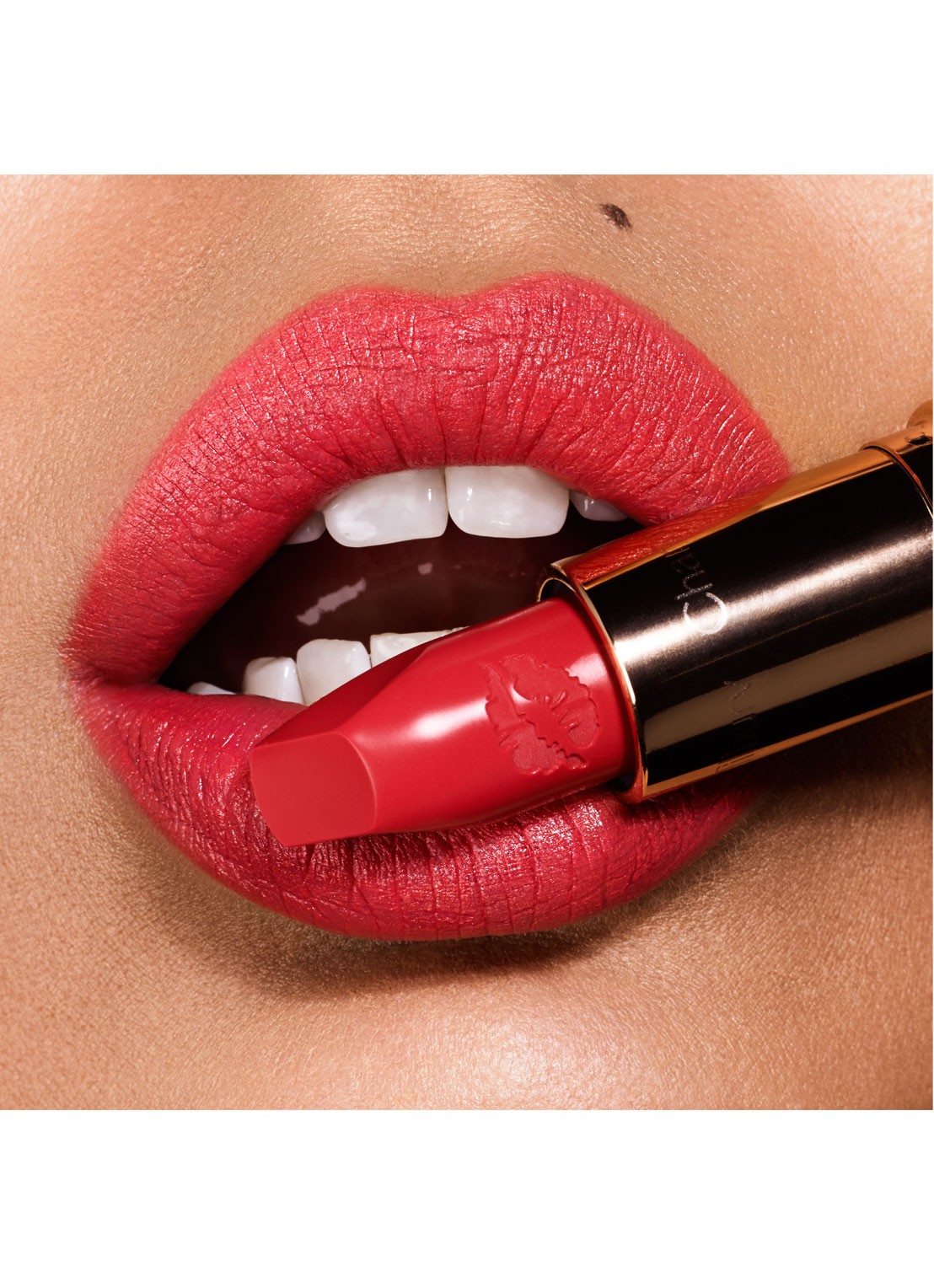 Charlotte Tilbury Hot Lips lipstick - detail 3 hot emily coral