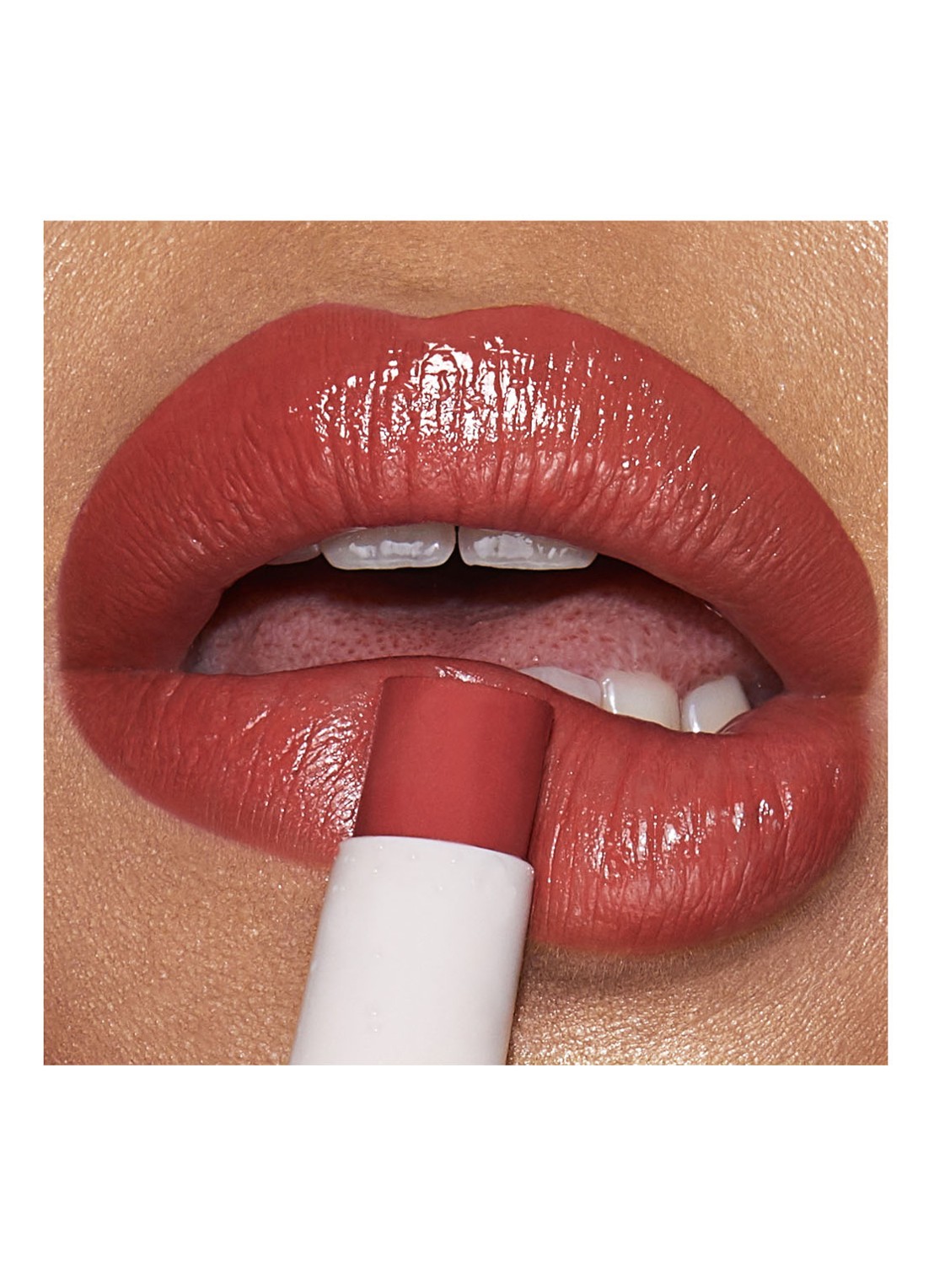 Charlotte Tilbury Hyaluronic Happikiss Lip Balm Lipstick - detail 5 enchanting kiss