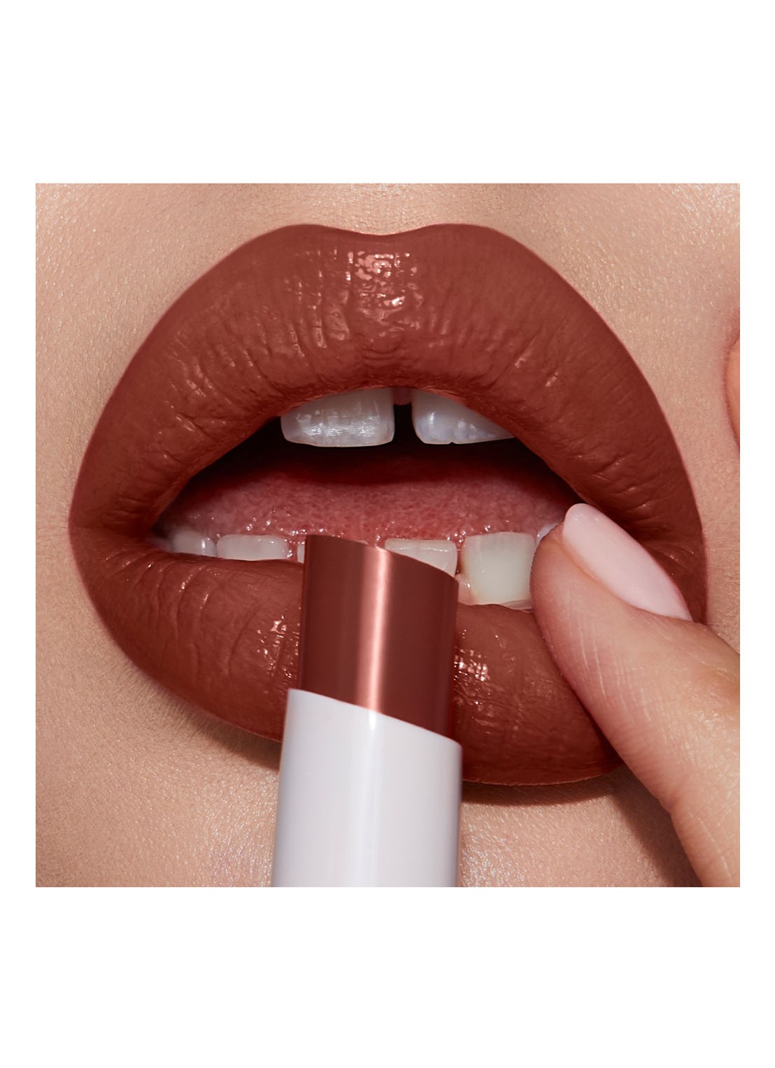 Charlotte Tilbury Hyaluronic Happikiss Lip Balm Lipstick - detail 4 passion kiss