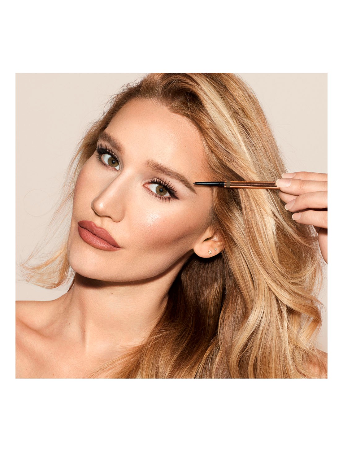 Charlotte Tilbury Legendary Brows Soft Brown - getinte wenkbrauwgel - detail 4 soft brown