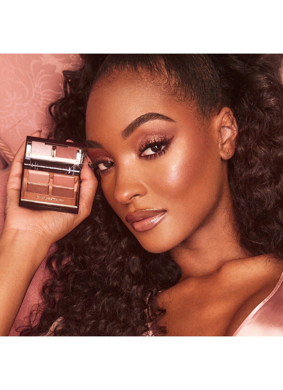 Charlotte Tilbury Luxury Palette - oogschaduw palette - achterkant pillow talk dreams