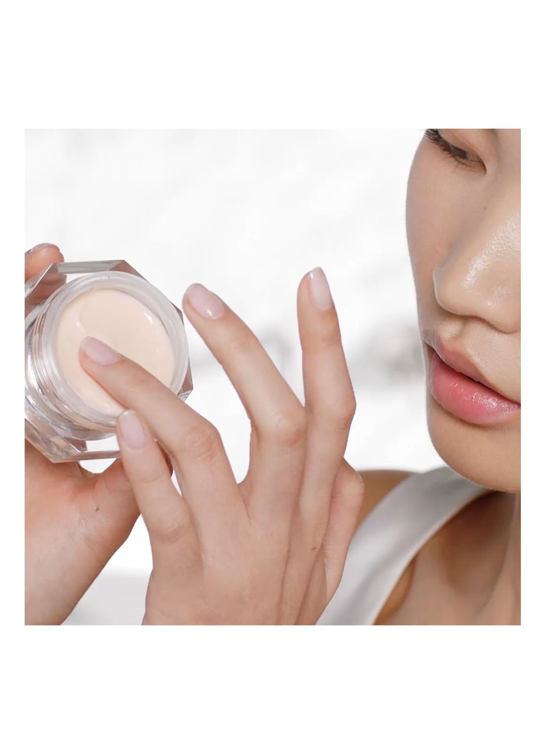 Charlotte Tilbury Magic Eye Rescue Refillable - navulbare oogcrème - detail 5 undefined