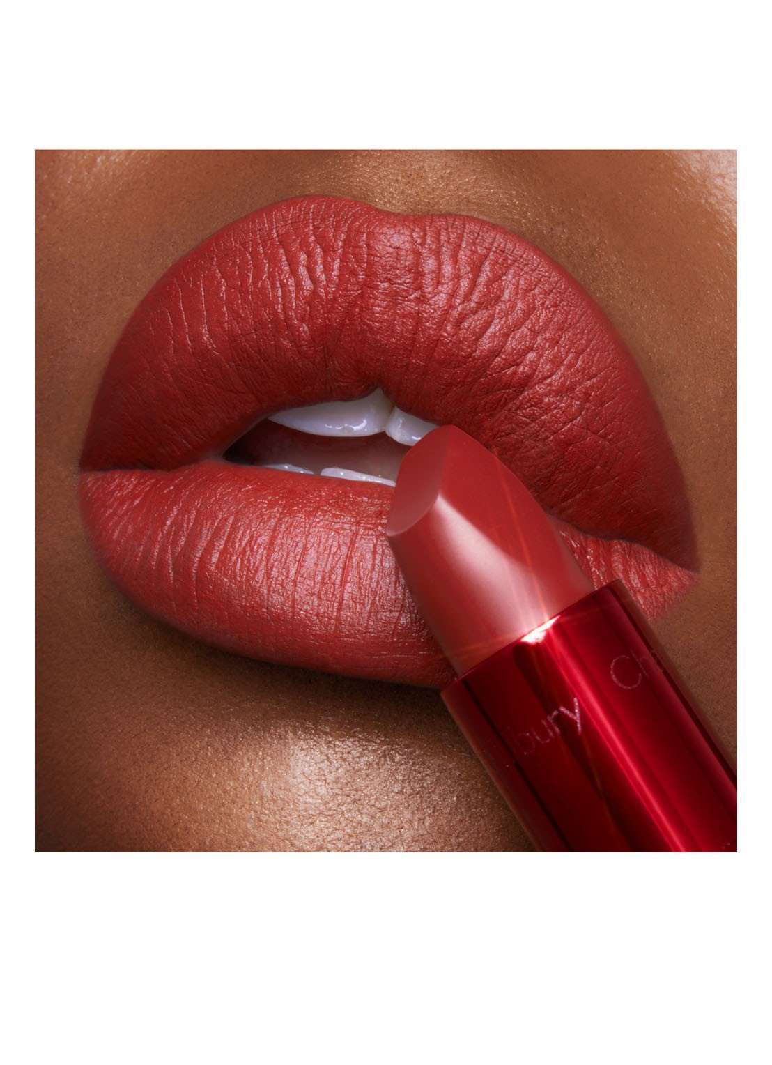 Charlotte Tilbury Matte Revolution - lipstick - detail 5 mark of a kiss
