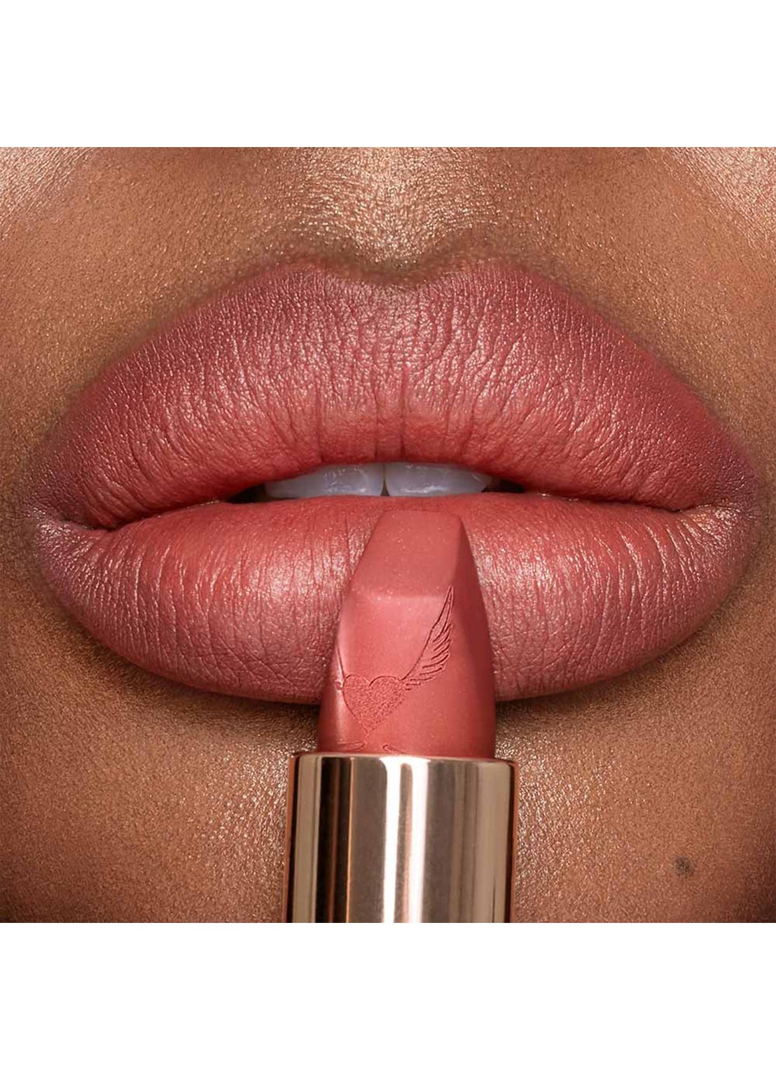 Charlotte Tilbury Matte Revolution - lipstick - detail 5 mrs kisses