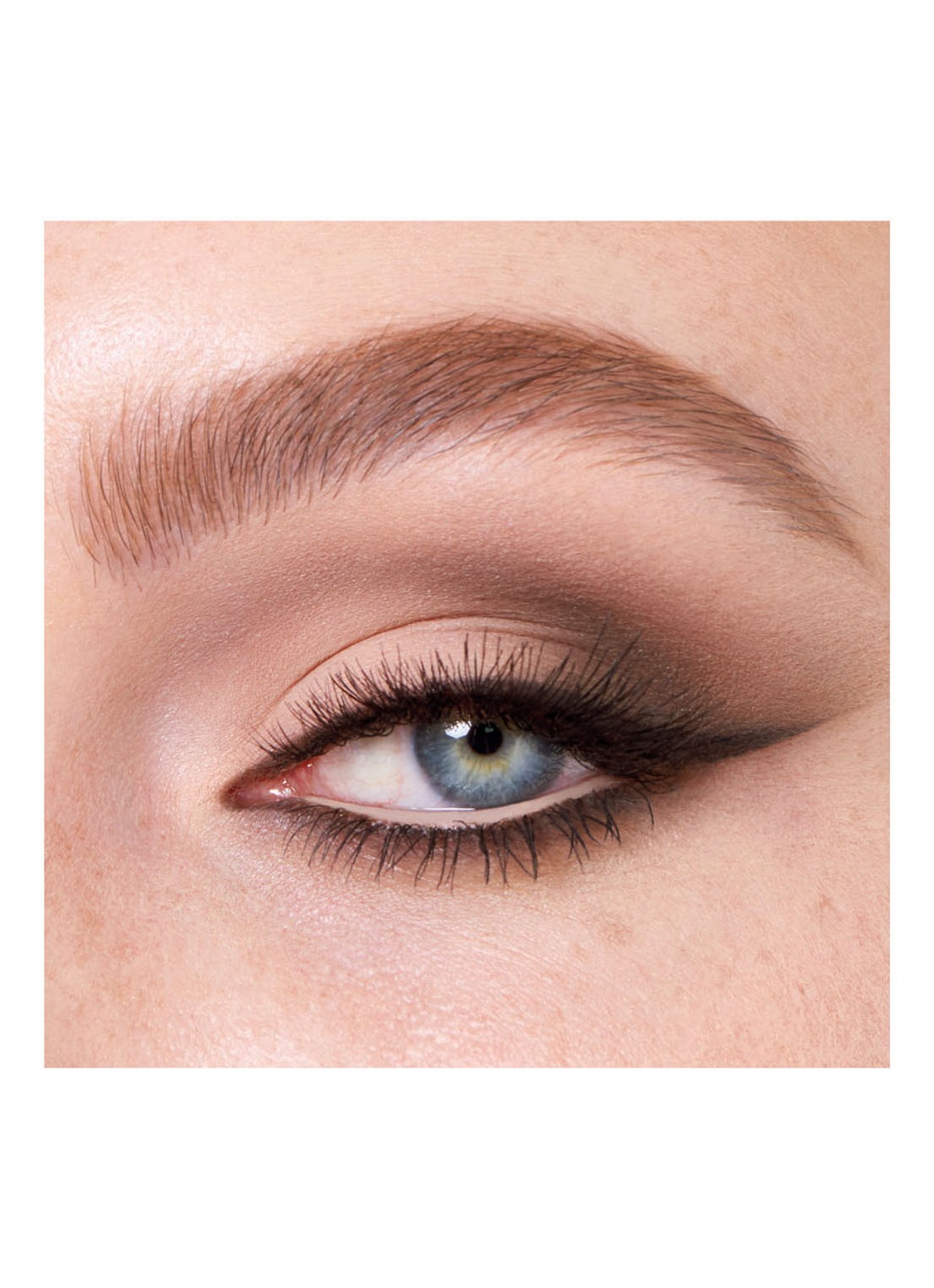 Charlotte Tilbury Super Nudes Easy Eye Palette - detail 5 nude