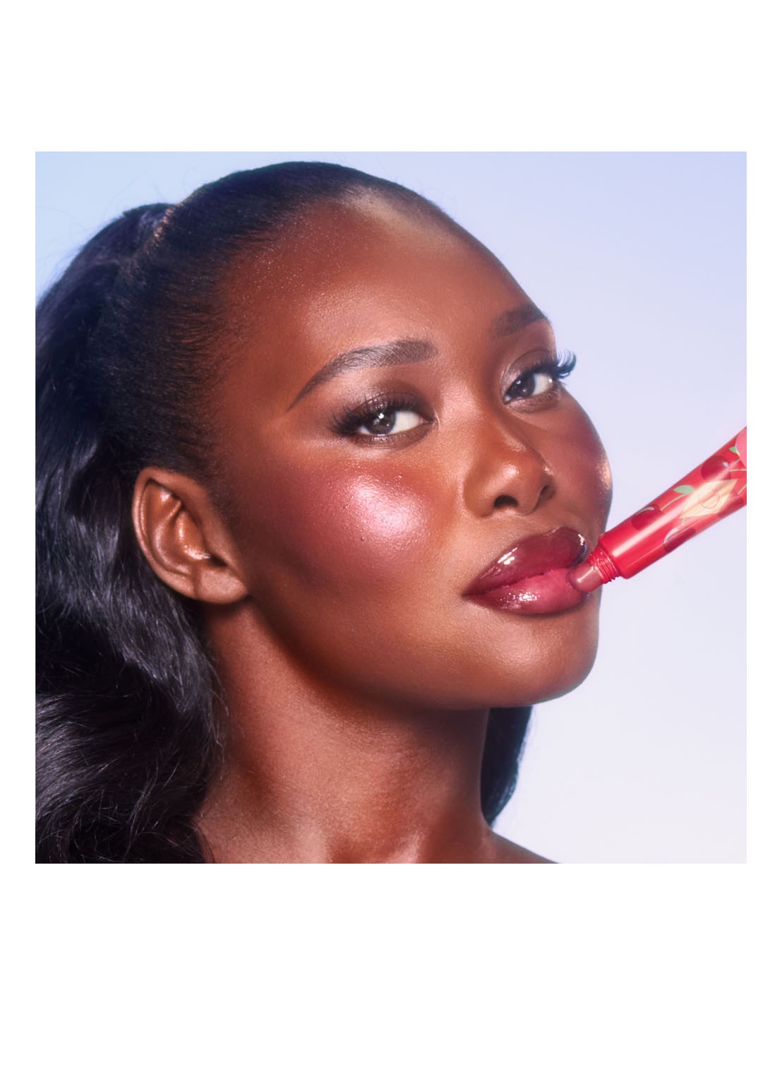 Charlotte Tilbury Unreal Lips Healthy Glow Nectar Oil - lipolie - detail 2 cherry glaze