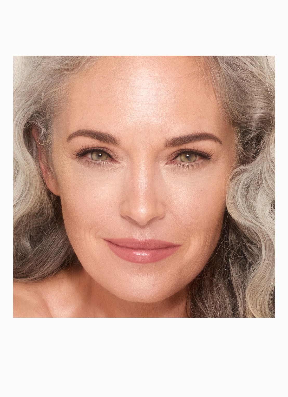 Charlotte Tilbury Unreal Skin Sheer Glow Tint - hydraterende foundation stick - detail 2 2 fair