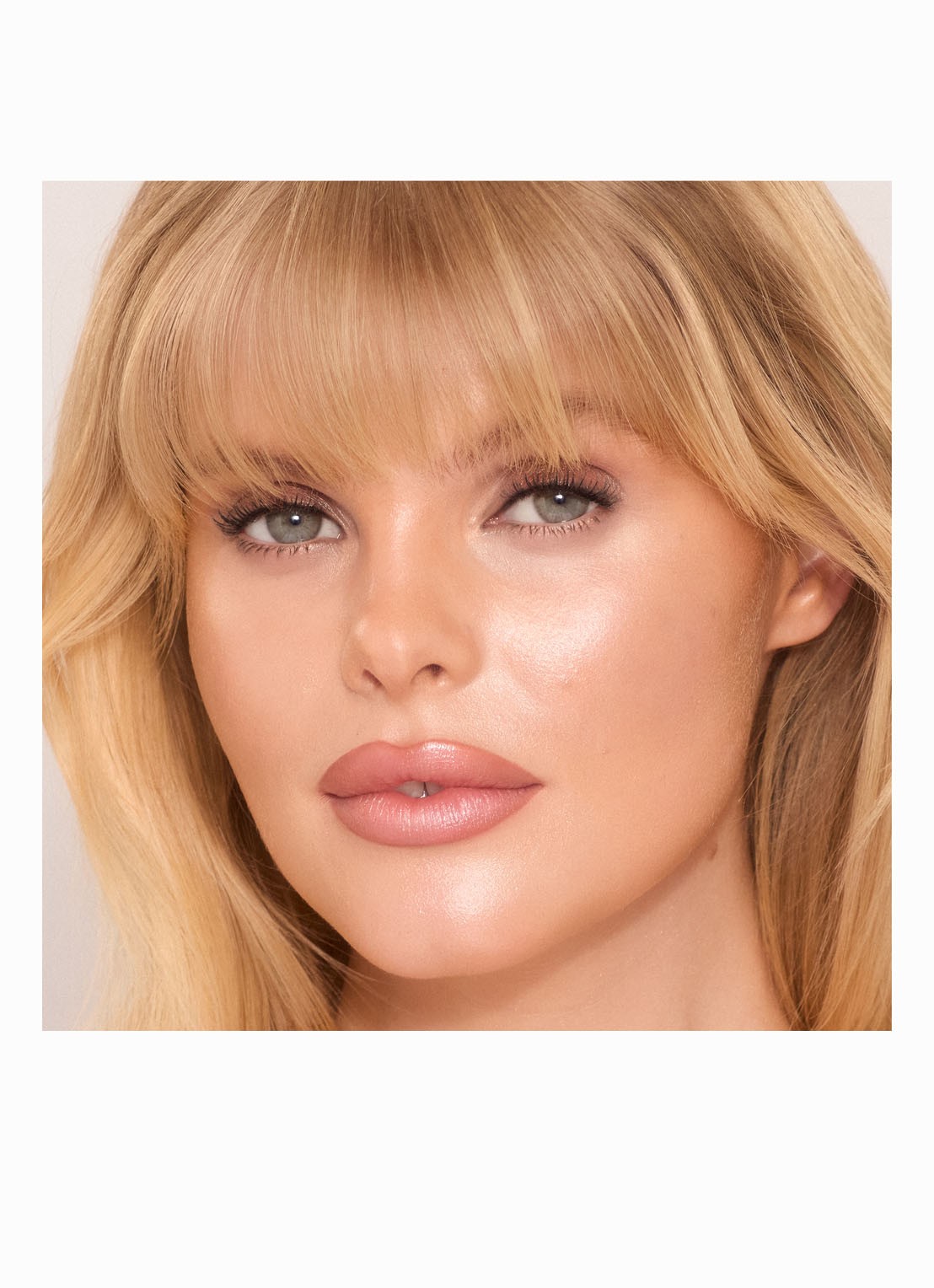 Charlotte Tilbury Unreal Skin Sheer Glow Tint - hydraterende foundation stick - detail 4 3 fair