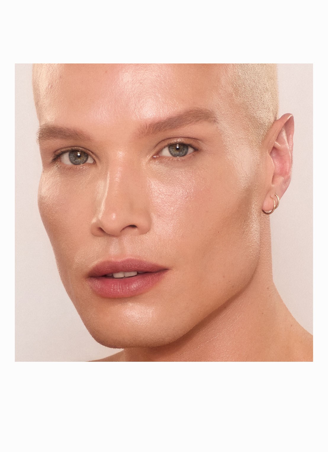Charlotte Tilbury Unreal Skin Sheer Glow Tint - hydraterende foundation stick - detail 2 6 medium