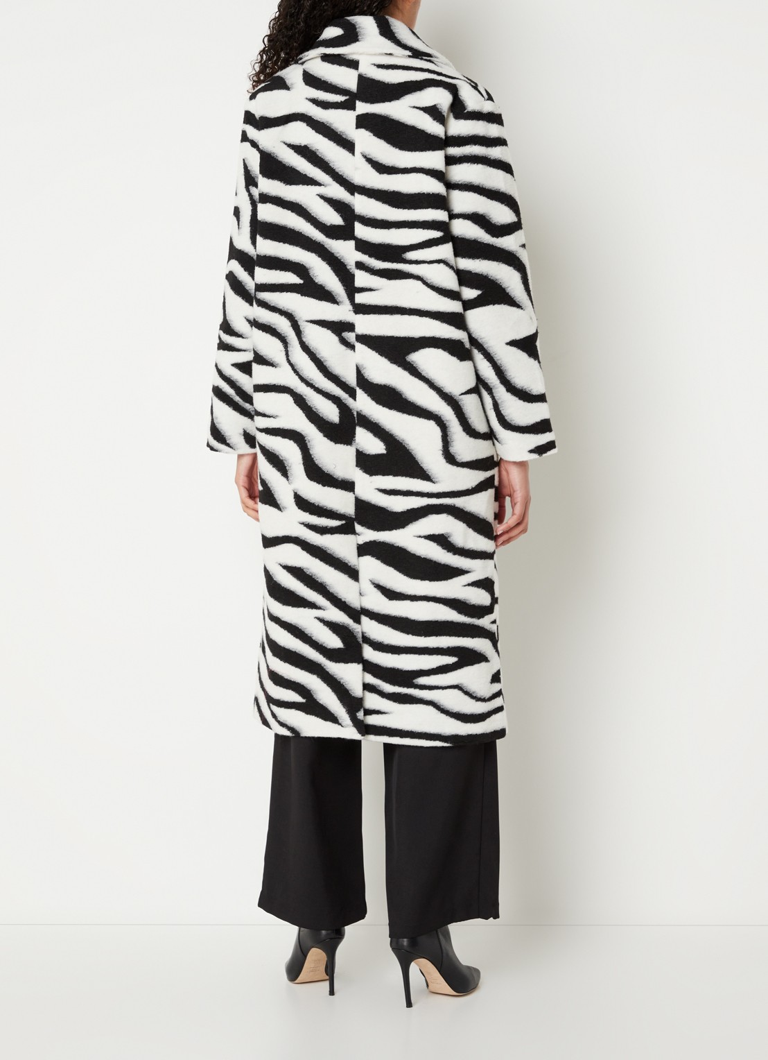 Chi Chi London Double-breasted mantel in wolblend met zebraprint - achterkant 4 zwart