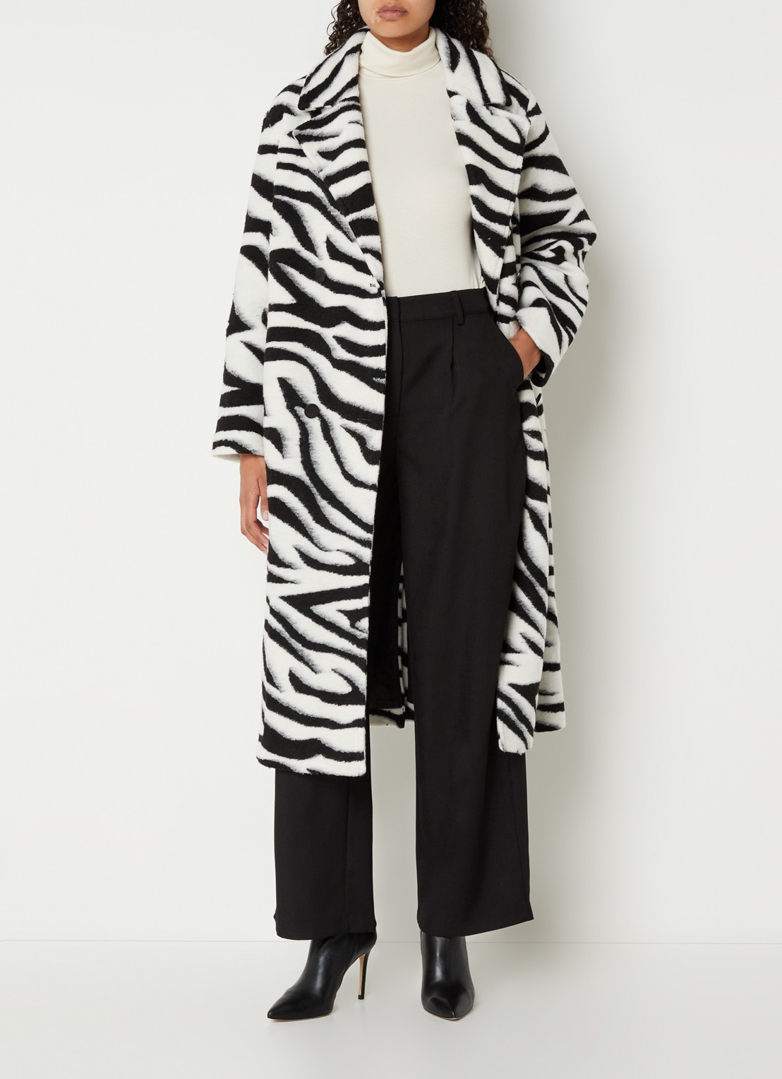 Chi Chi London Double-breasted mantel in wolblend met zebraprint - voorkant 3 zwart