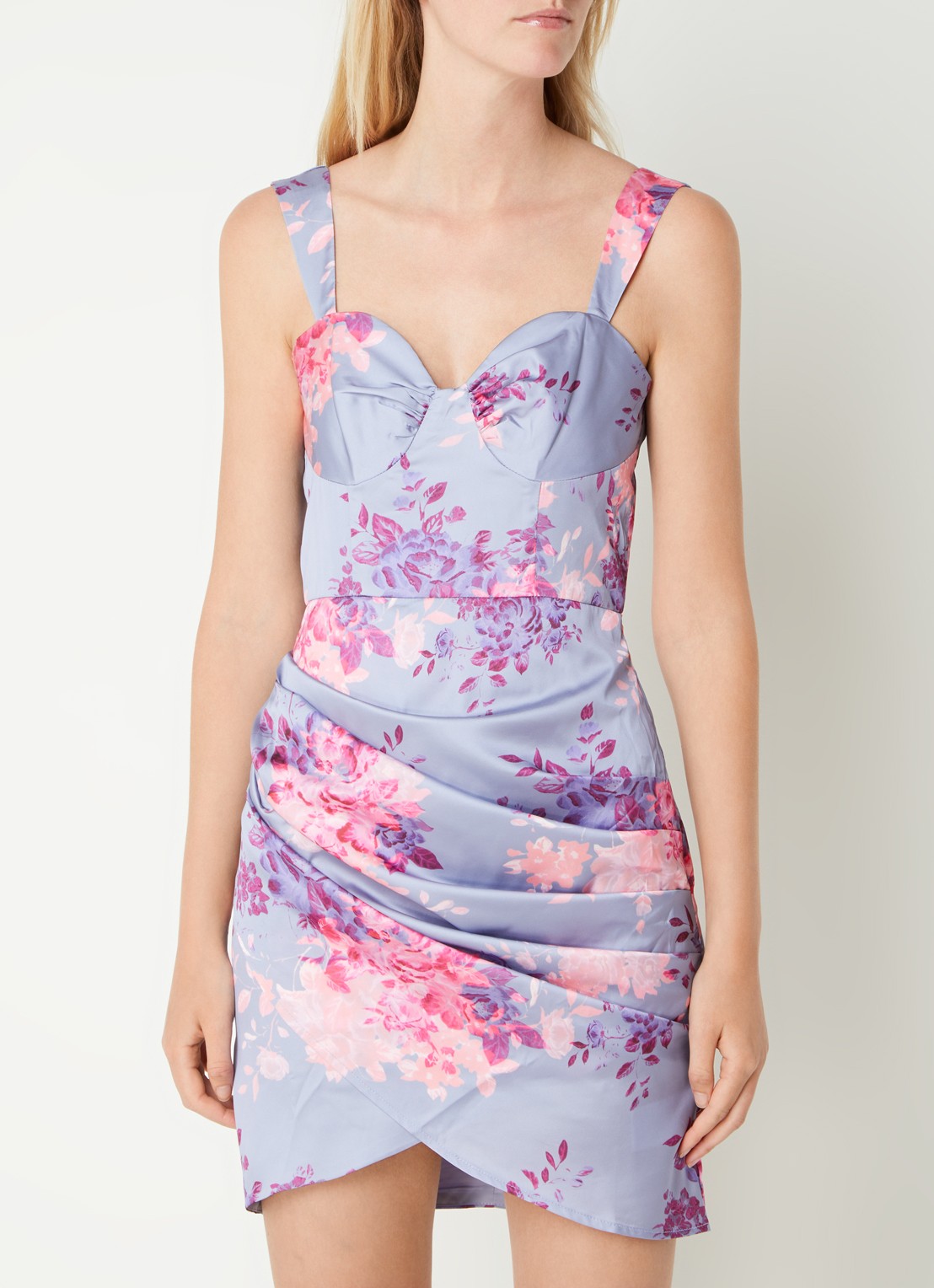 Chi Chi London Floral mini jurk met bloemenprint - detail 2 lavendel