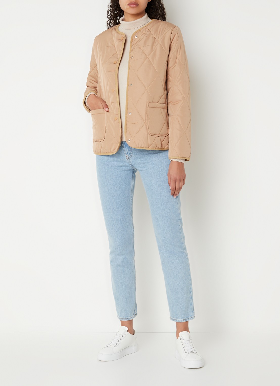 Chi Chi London Gewatteerd jack met quilt patroon - voorkant 4 camel