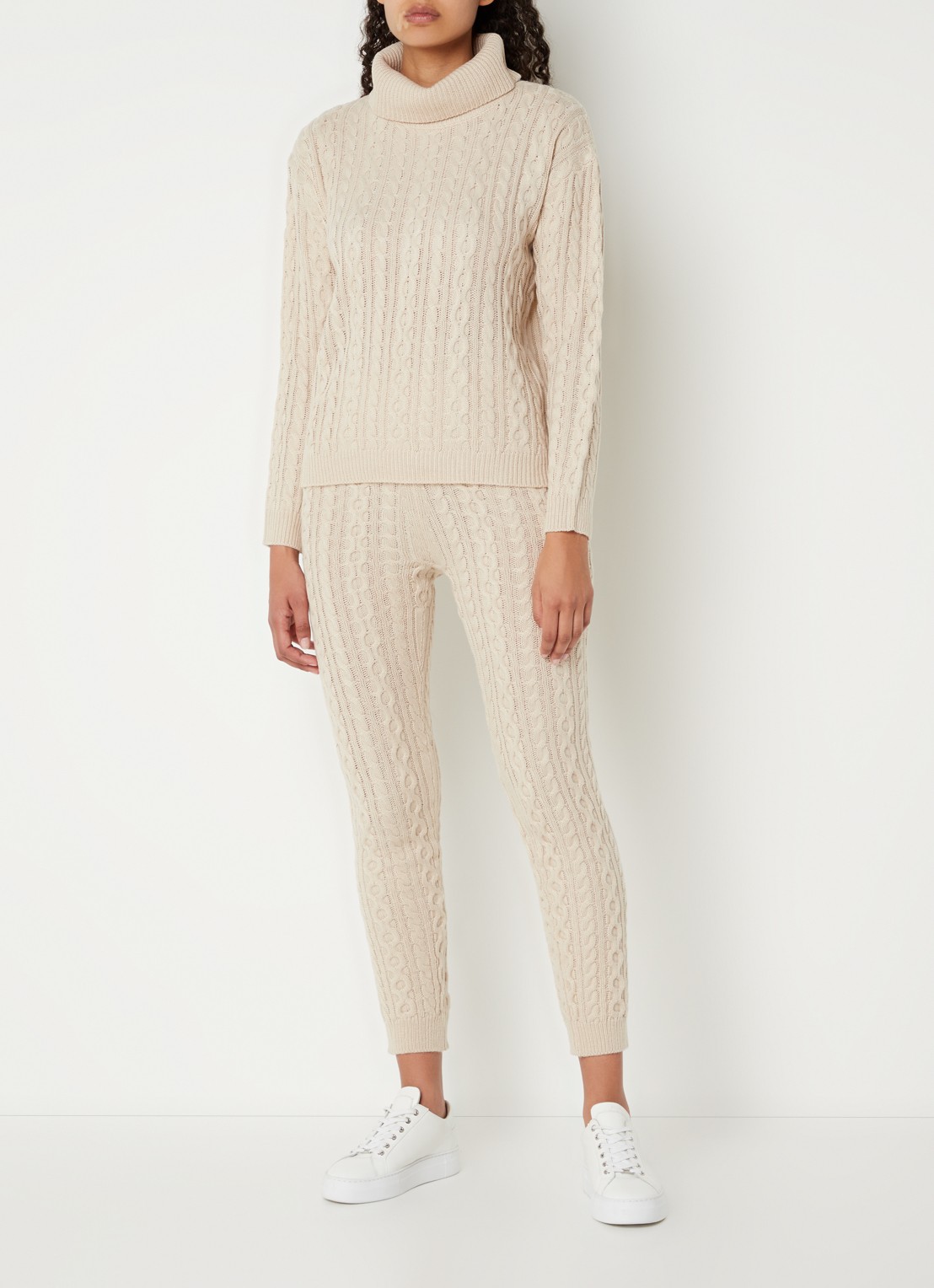 Chi Chi London Kabelgebreide loungeset - detail creme