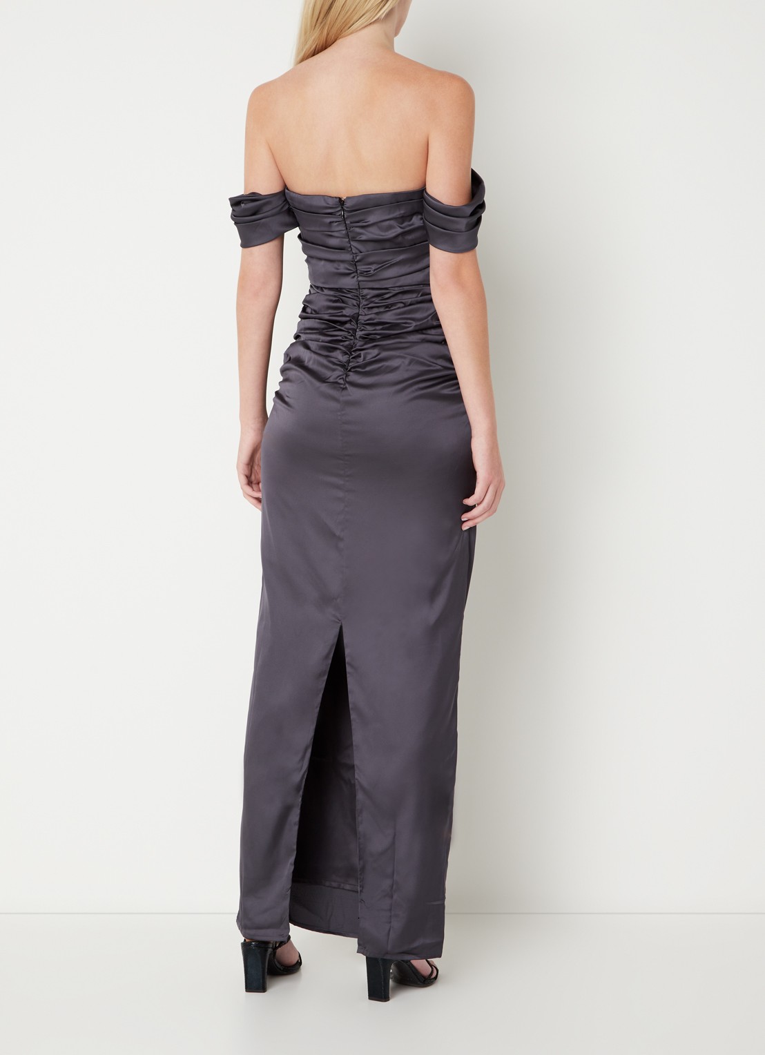 Chi Chi London Maxi jurk van satijn met plooidetail - voorkant 2 donkerblauw