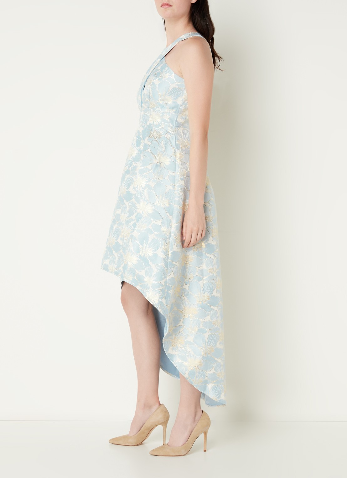 Chi Chi London Midi jurk met jacquard bloemenprint en asymmetrische zoom - voorkant 5 lichtblauw