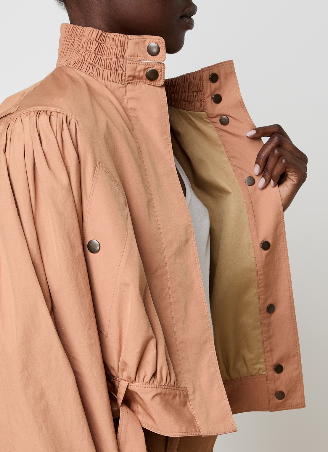 Chloé Cropped trenchcoat met pofmouw en ceintuur - detail 2 camel