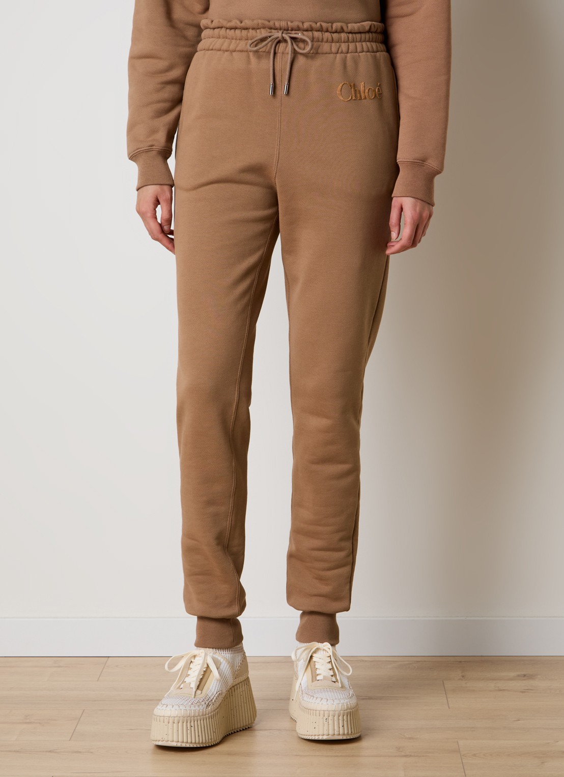 Chloé High waist tapered fit joggingbroek met logo - detail 4 camel