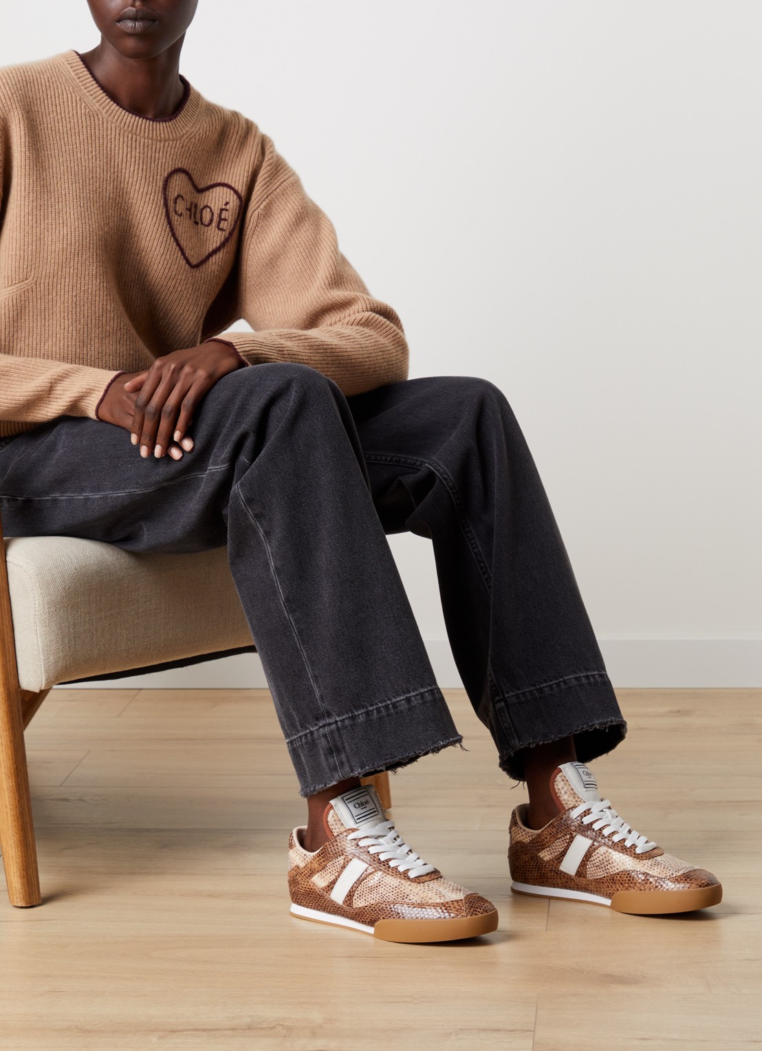 Chloé Kick sneaker van leer met slangenprint - voorkant 6 bruin