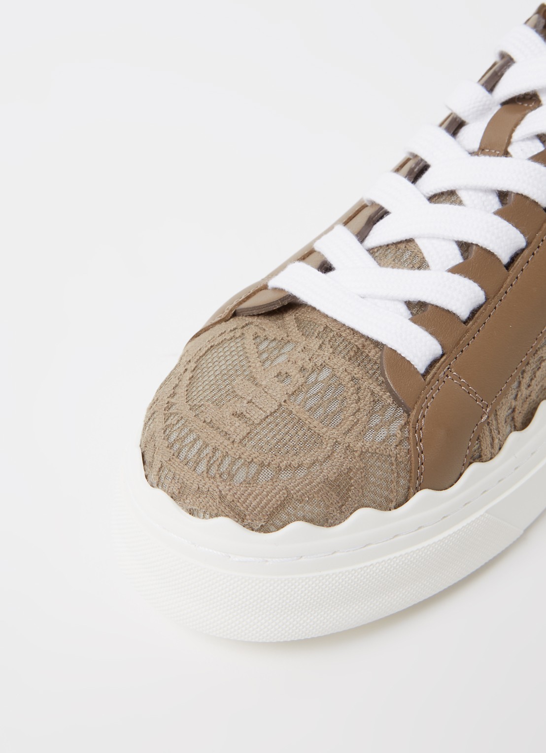 Chloé Lauren sneaker van kant met kalfsleren details - detail 4 zand