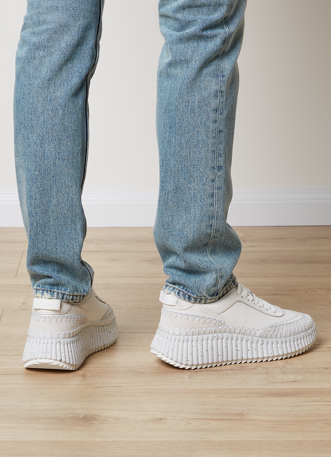 Chloé Nama sneaker van leer met suède details - voorkant 6 wit