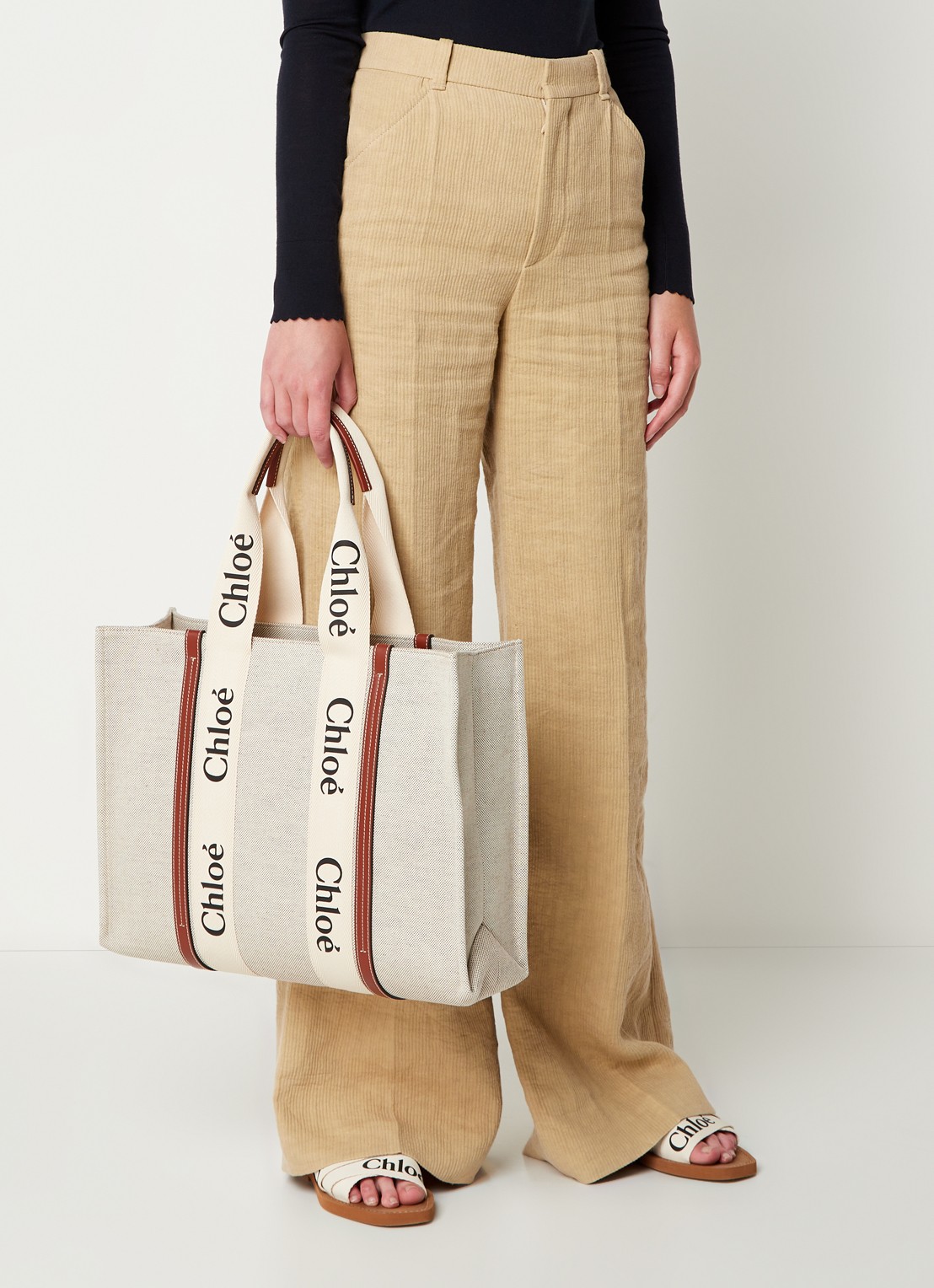 Chloé Woody Large shopper van canvas met kalfsleren details - voorkant 2 beige