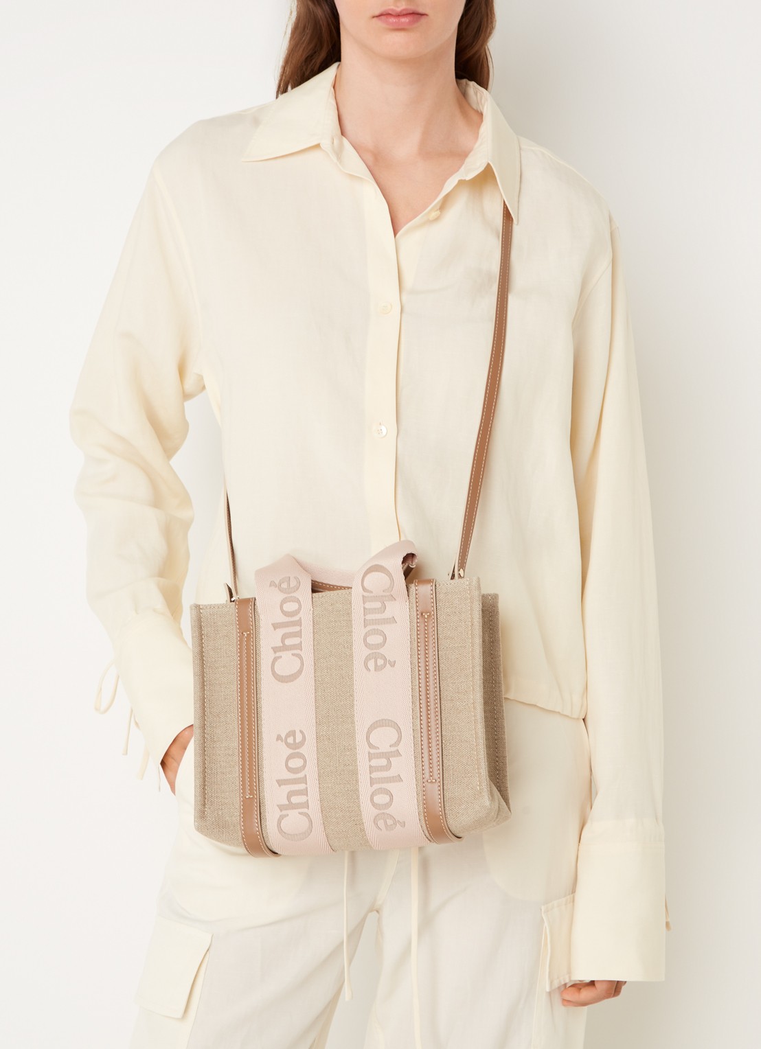 Chloé Woody Small handtas met kalfsleren details - voorkant 2 beige