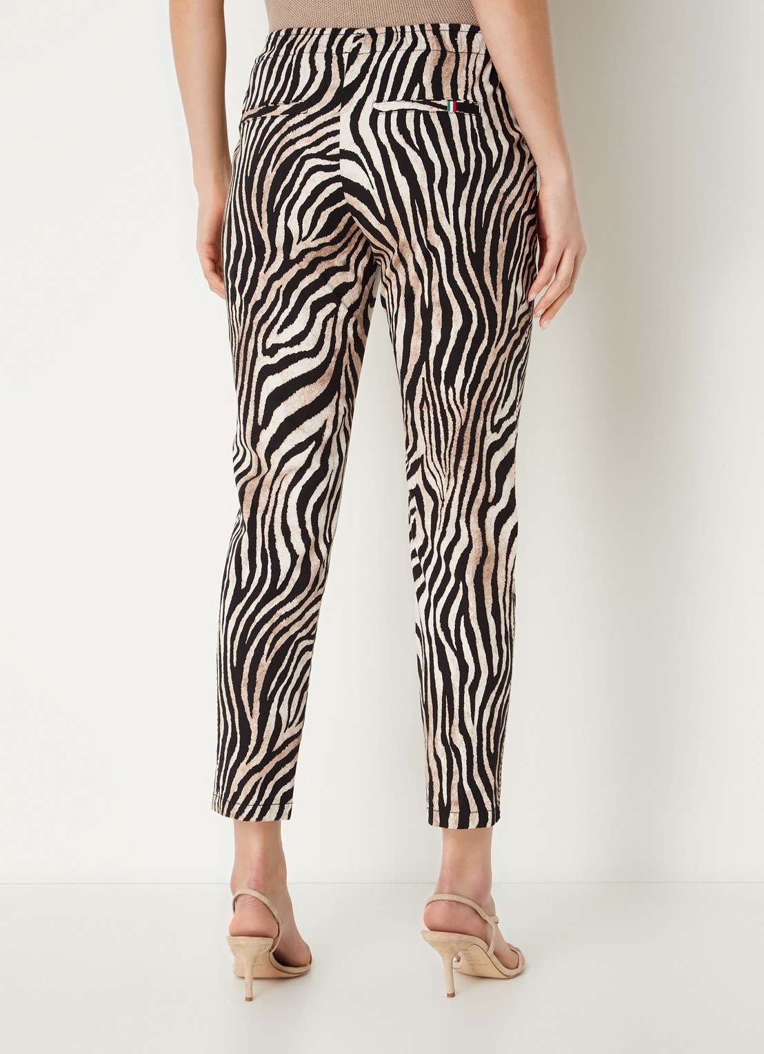CINQUE Cisofa mid waist cropped tapered fit broek met zebraprint  - achterkant bruin
