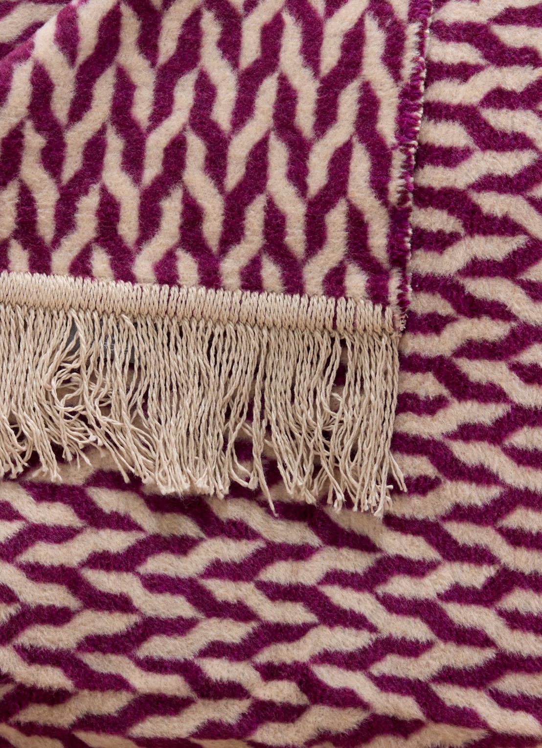 Claudi Aphos Plaid 150 x 200 cm - detail violet