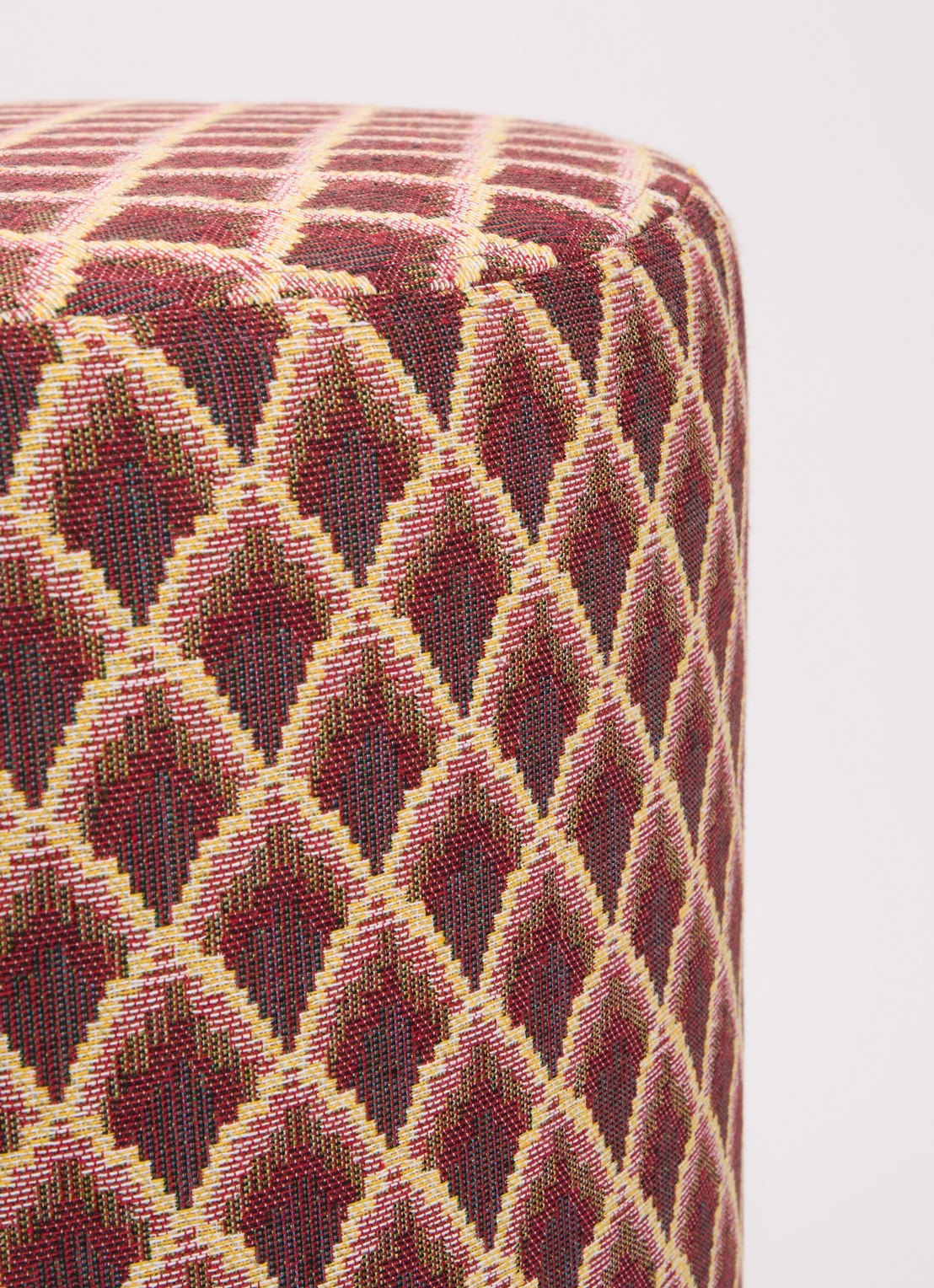 Claudi Besaya poef 42 cm - voorkant 2 steenrood