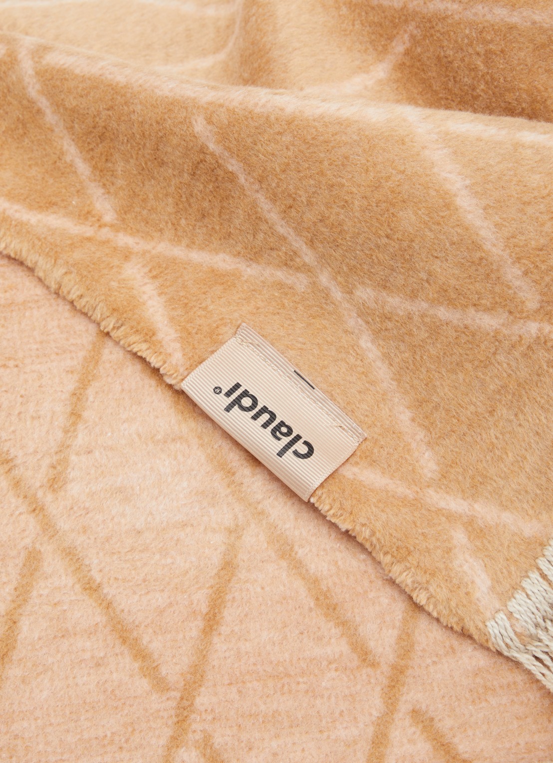 Claudi Dias plaid 150 x 200 cm - detail beige