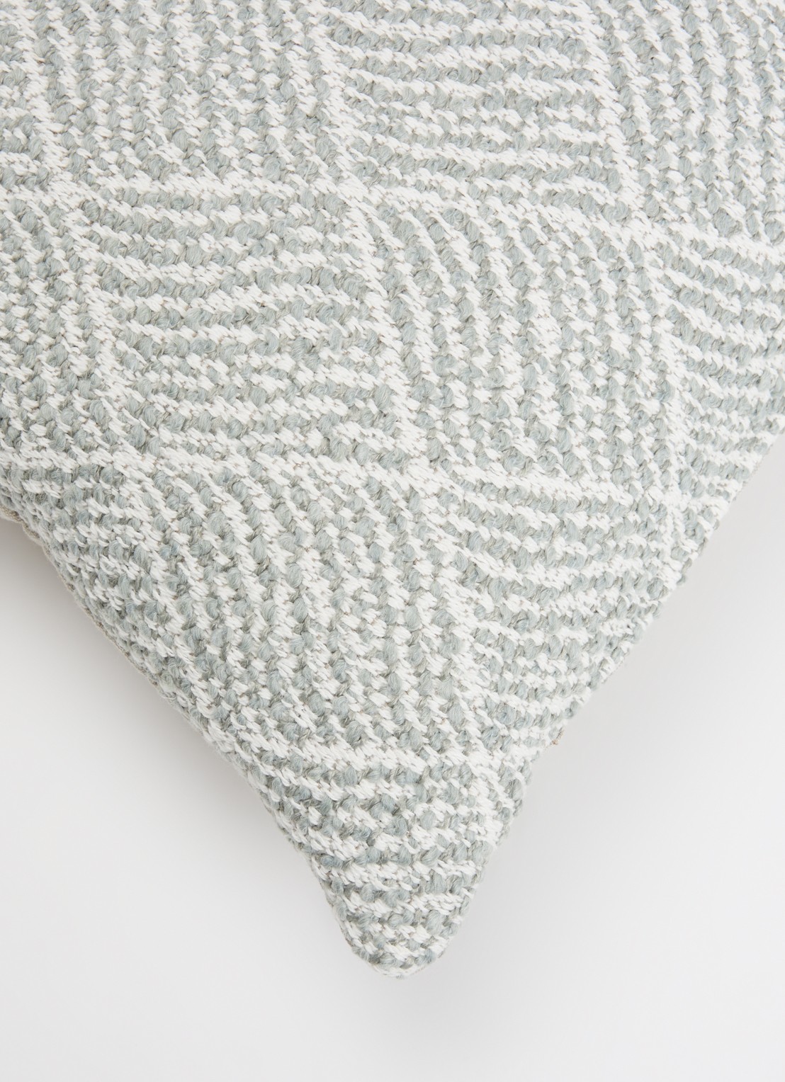 Claudi Elyse sierkussen 45 x 30 cm - detail 4 lindegroen