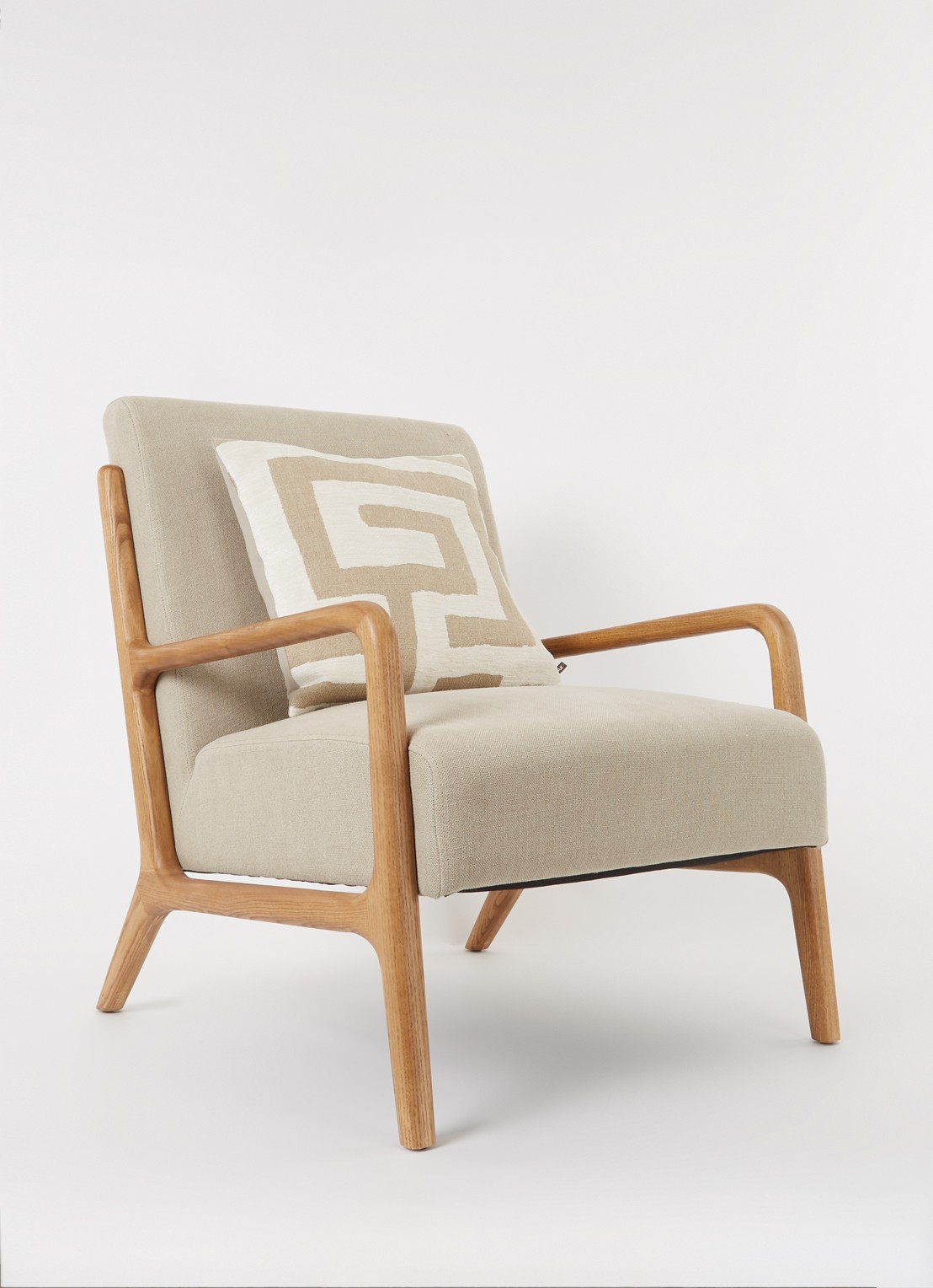 Claudi Kubana sierkussen 45 x 45 cm - voorkant 2 donkerbeige