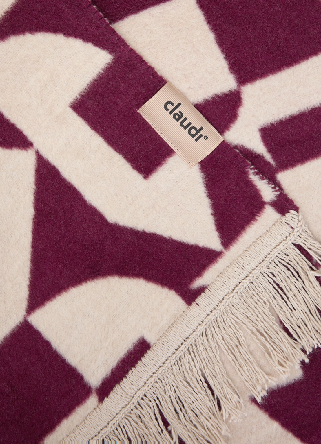 Claudi Lonata plaid 150 x 200 cm - detail aubergine