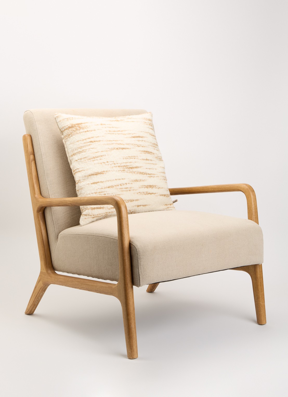 Claudi Nielos sierkussen 50 x 50 cm - voorkant 4 beige