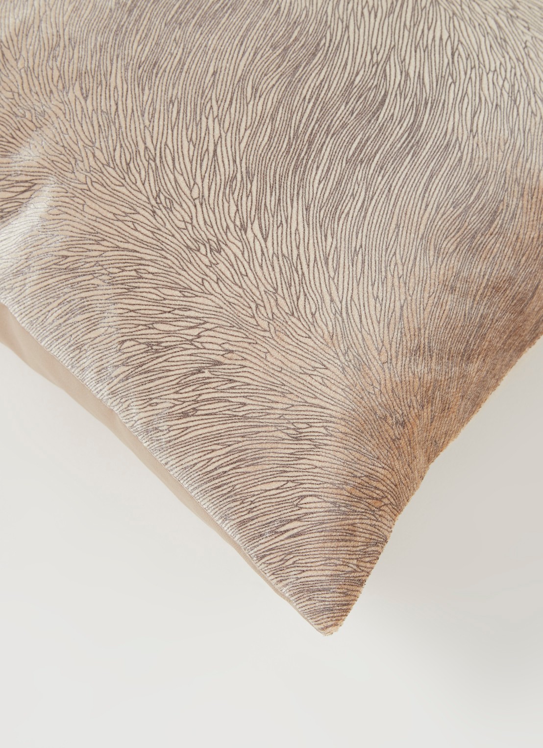 Claudi Perla sierkussen 45 x 45 cm - detail 3 creme
